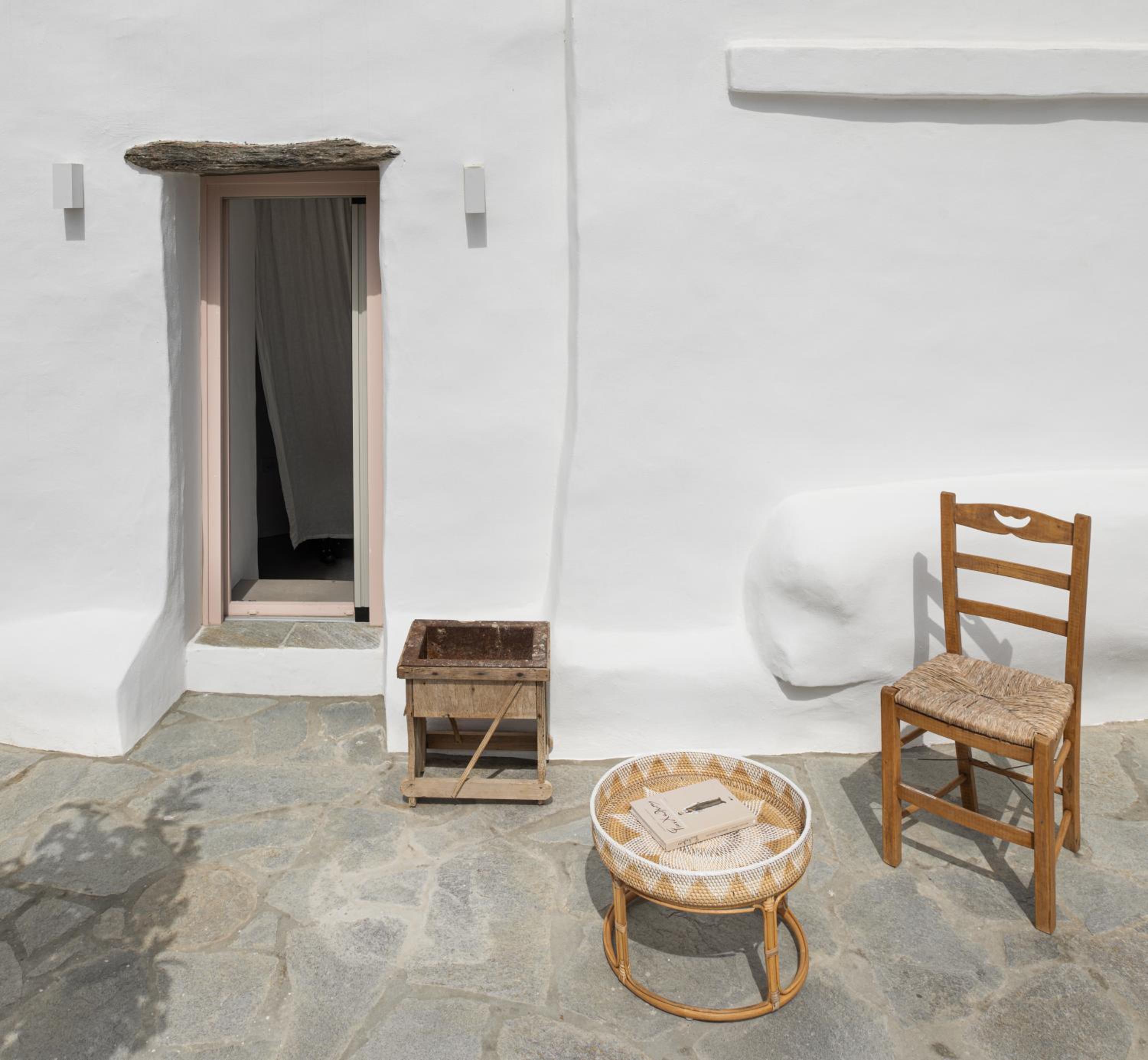 Th_eros House