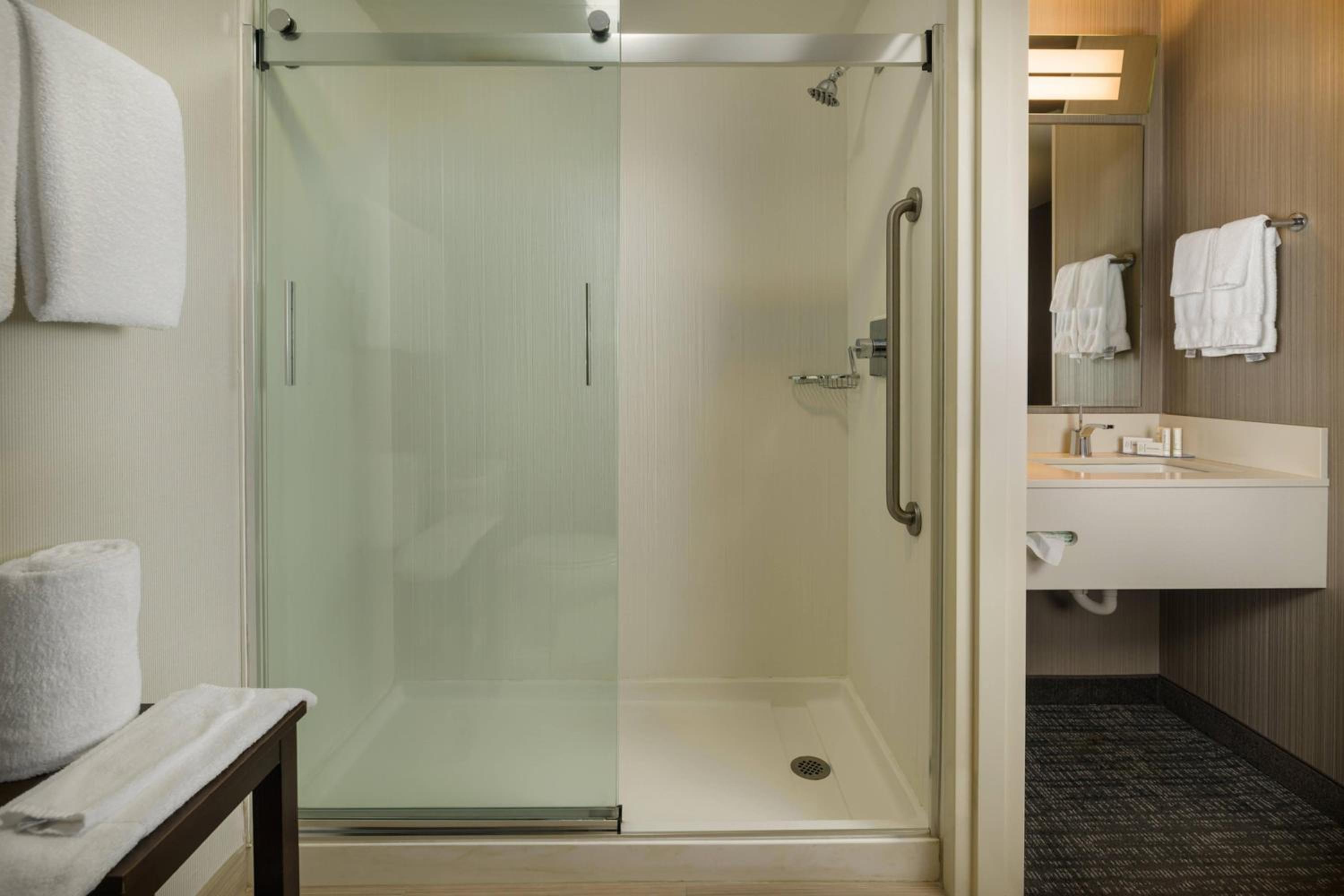 Gulf Shores Vacations - Courtyard by Marriott New Haven Orange - Property Image 13