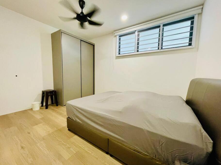 Armadale Galacity2R2B w Netflix, 6pax YPM52 view 3
