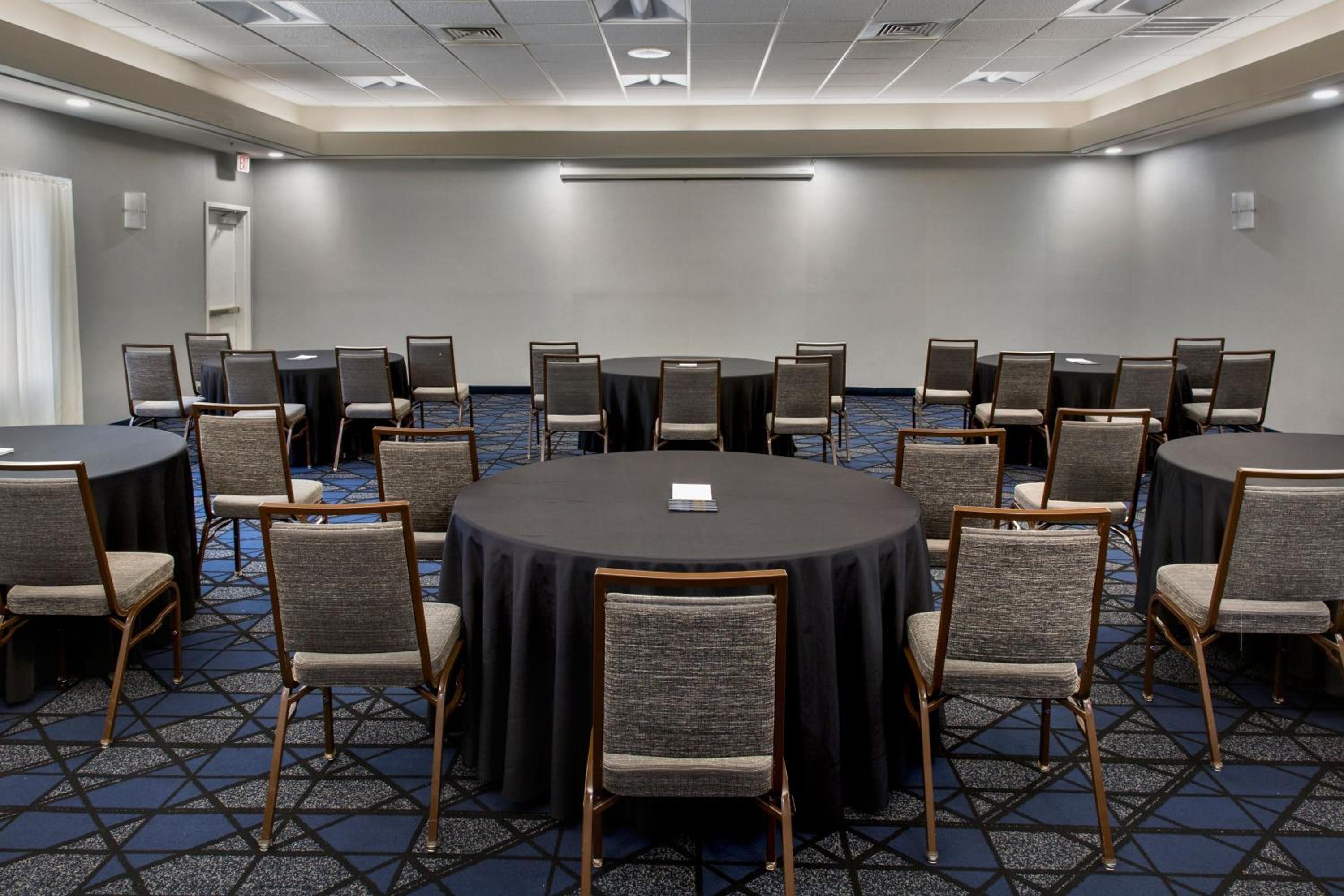 Gulf Shores Vacations - Courtyard by Marriott New Haven Orange - Property Image 2