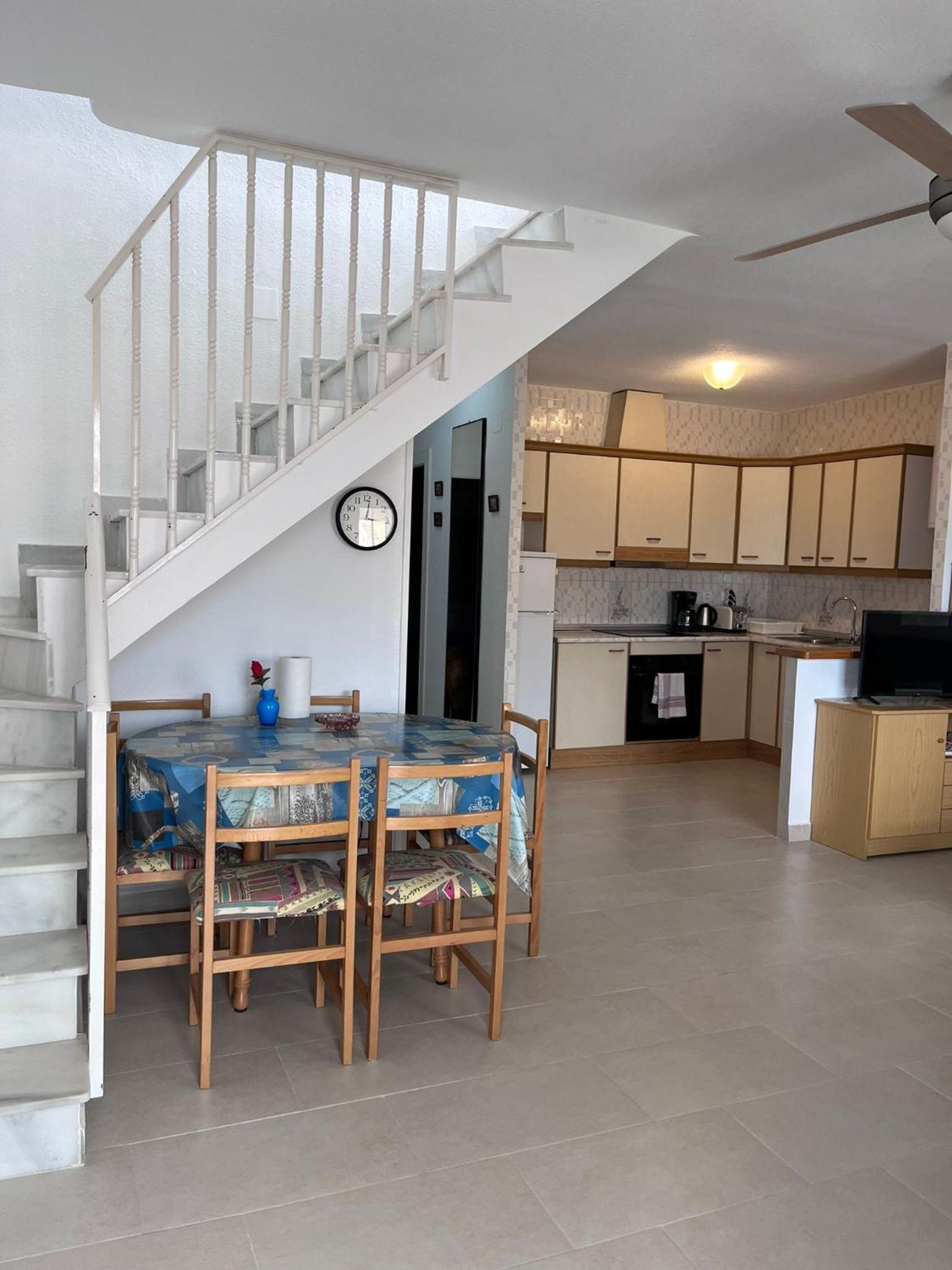 Fräsch duplex med havsutsikt