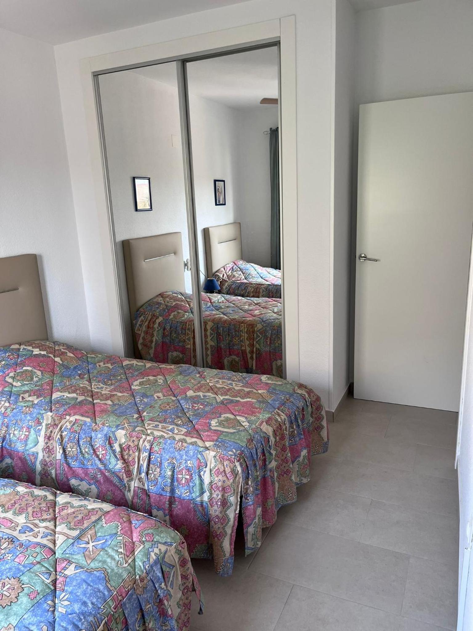 Fräsch duplex med havsutsikt