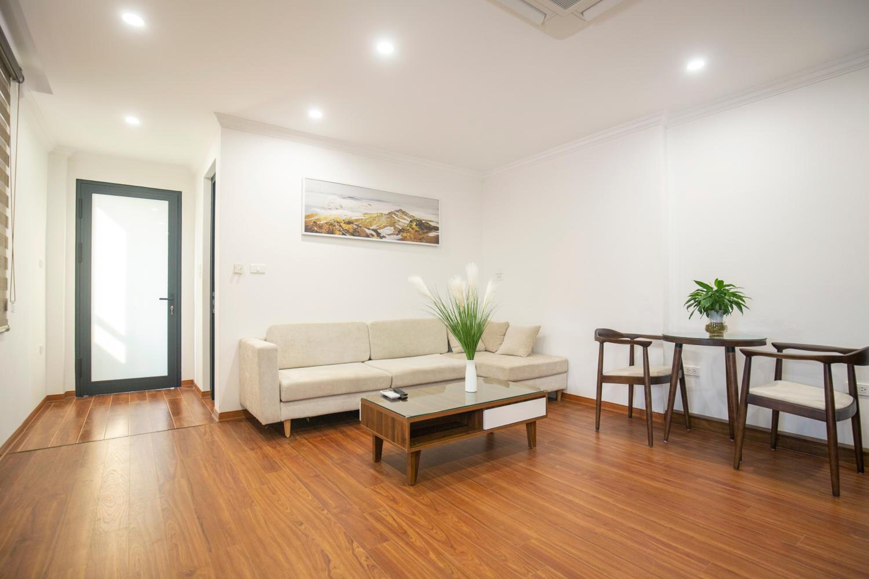 Sumitomo19 Serviced Apartment at Linh Lang