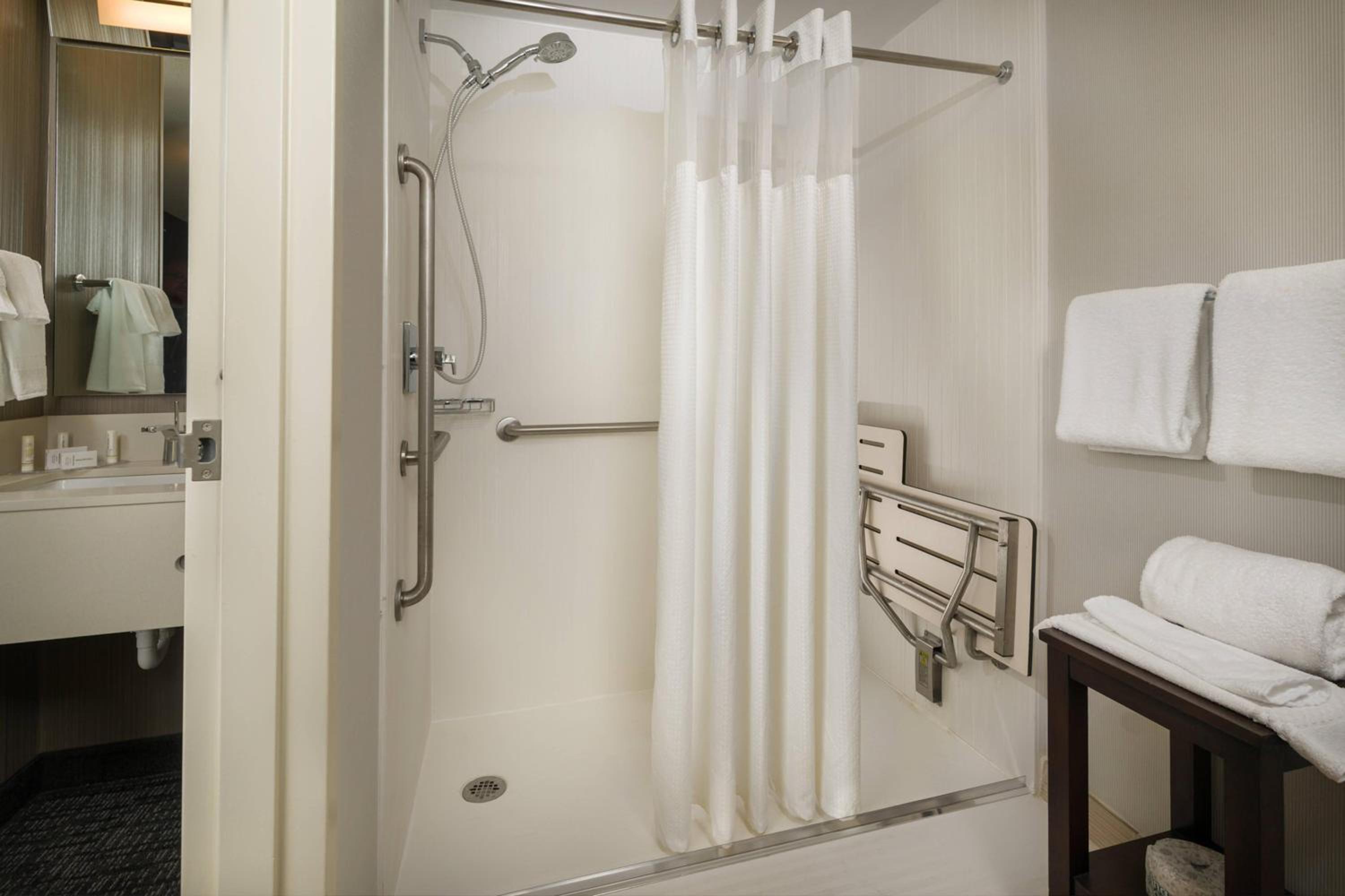 Gulf Shores Vacations - Courtyard by Marriott New Haven Orange - Property Image 19