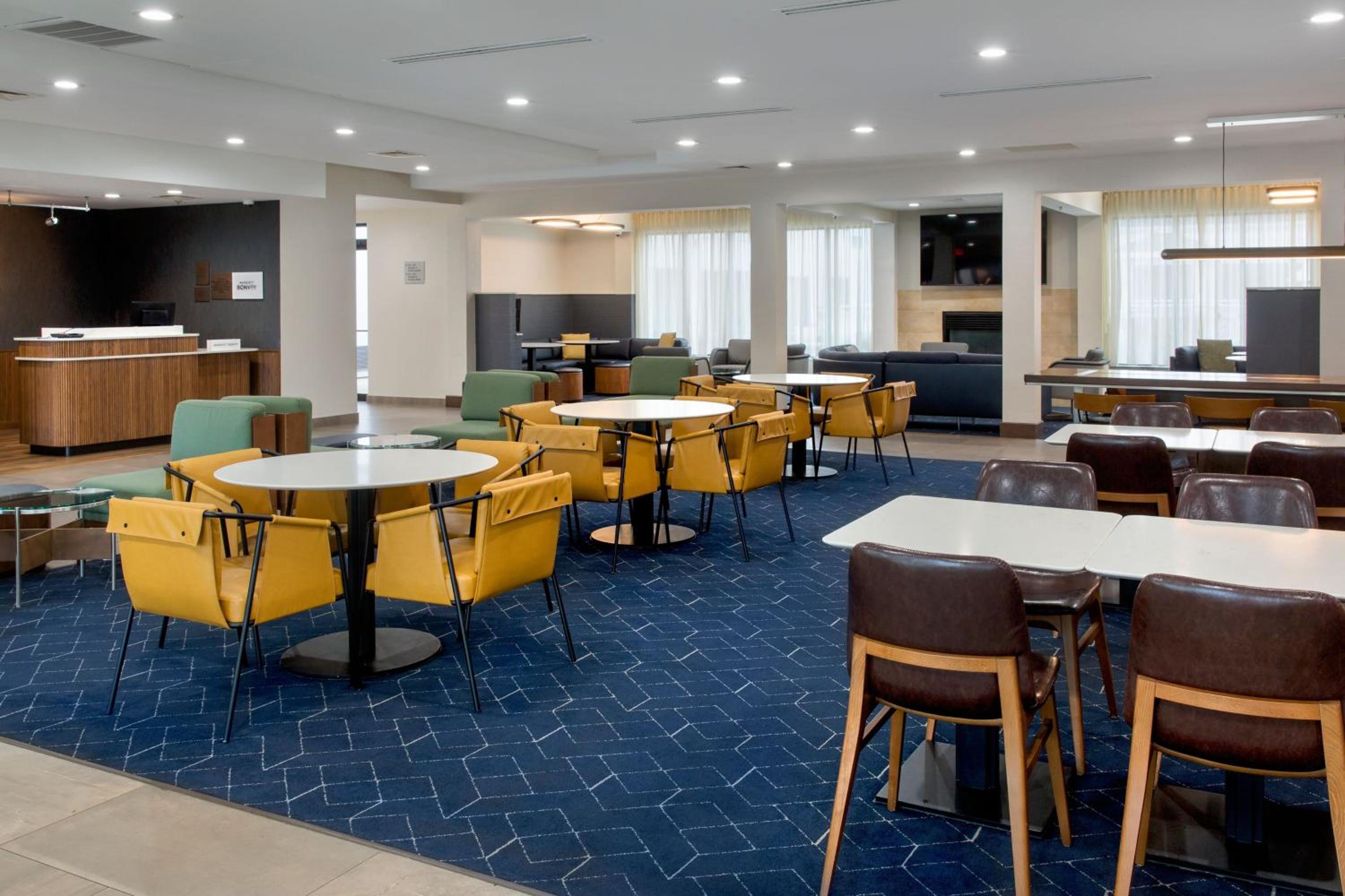 Gulf Shores Vacations - Courtyard by Marriott New Haven Orange - Property Image 14