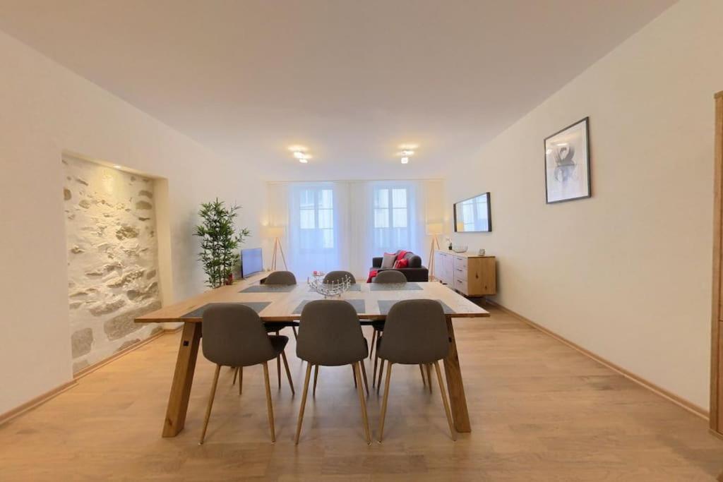 Charming 2-Bedroom Apartment in the Heart of Lausanne RSF2