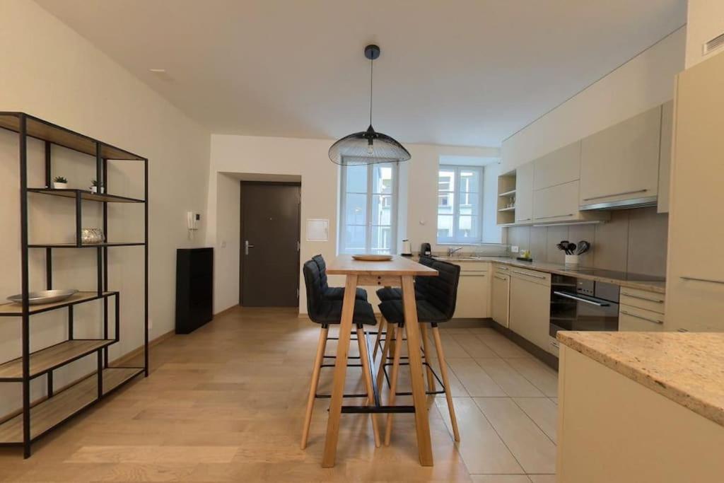 Charming 2-Bedroom Apartment in the Heart of Lausanne RSF2