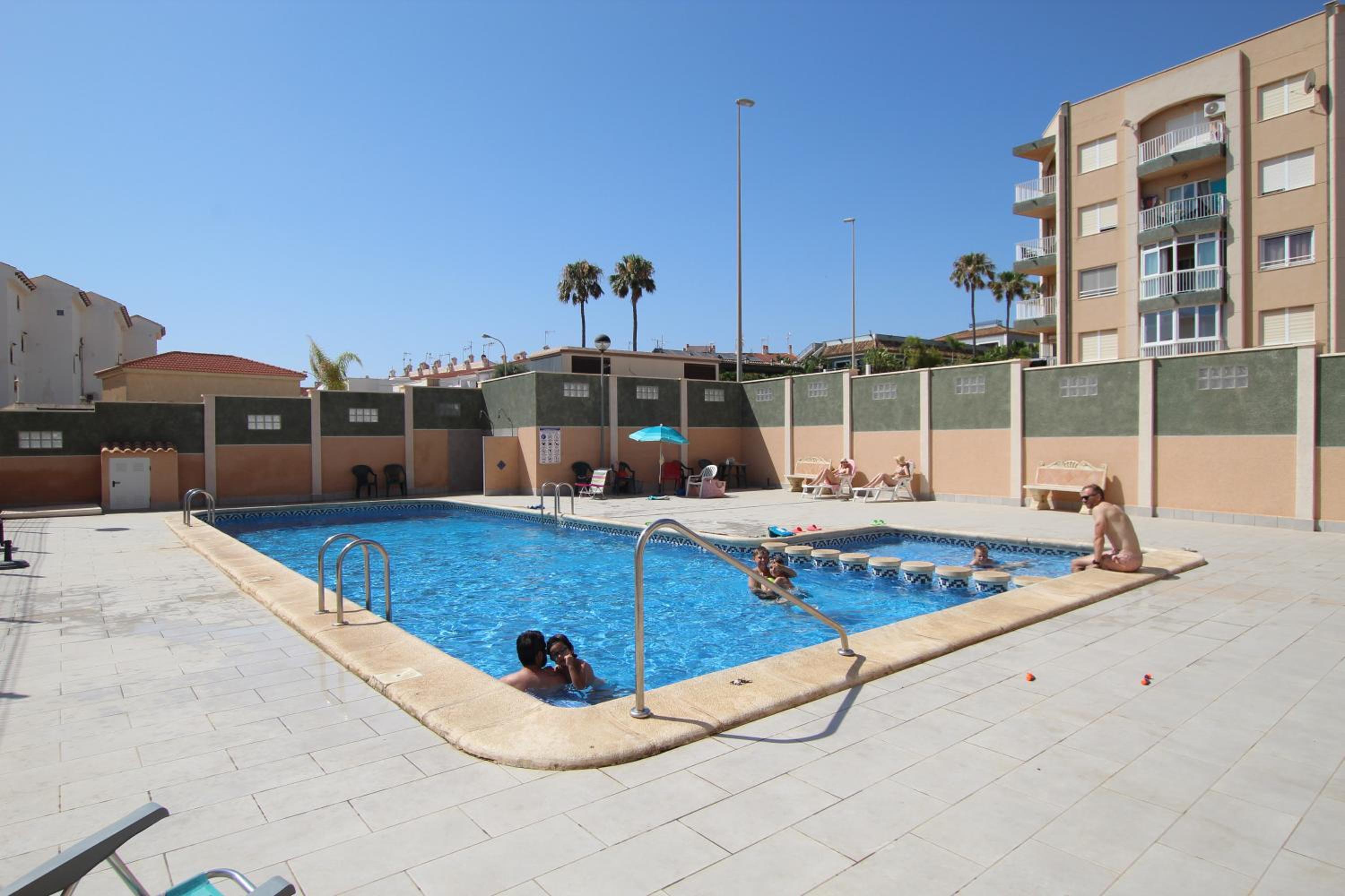 Apartamento con piscina Los Leandros