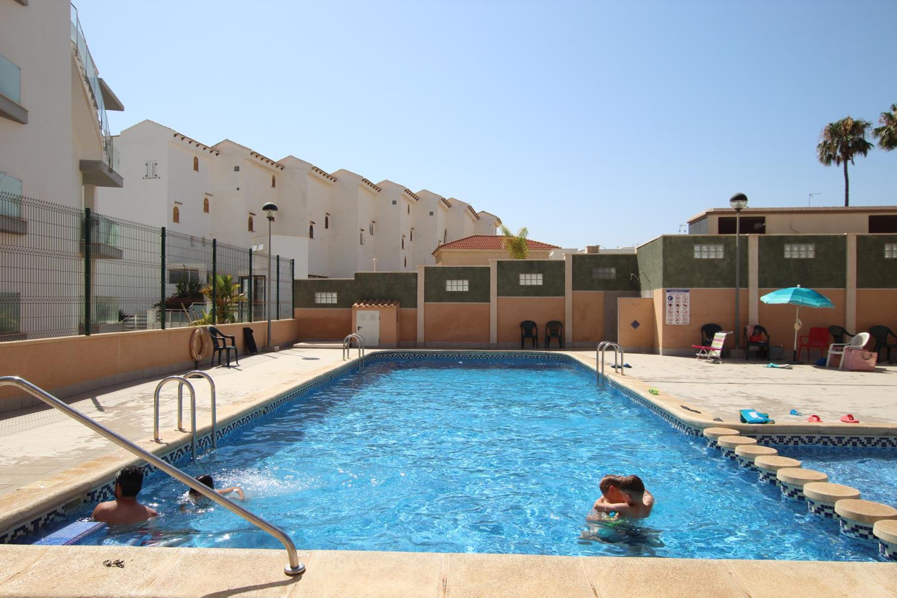 Apartamento con piscina Los Leandros