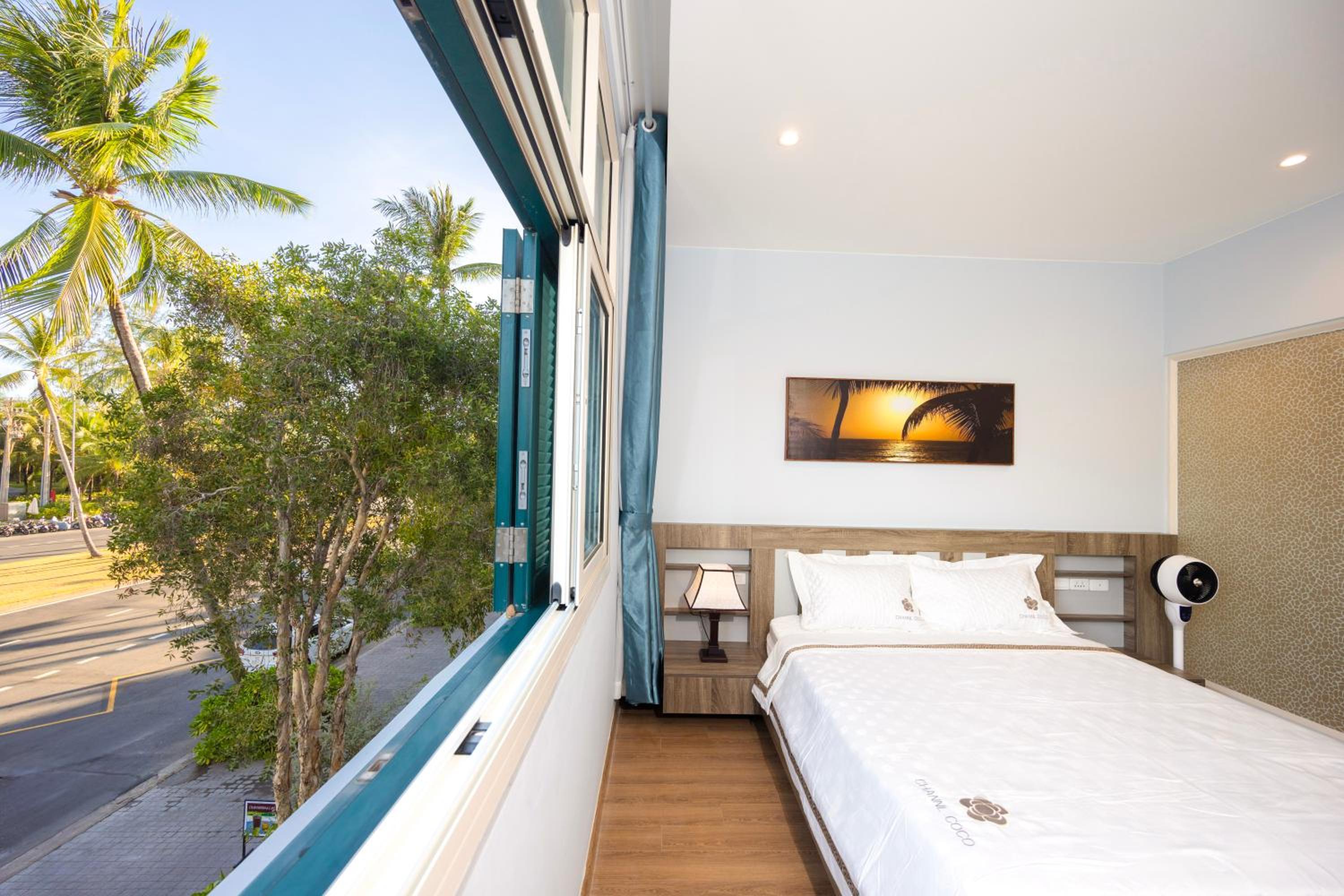 Holiday Home Beach 5 Bedroom view 2