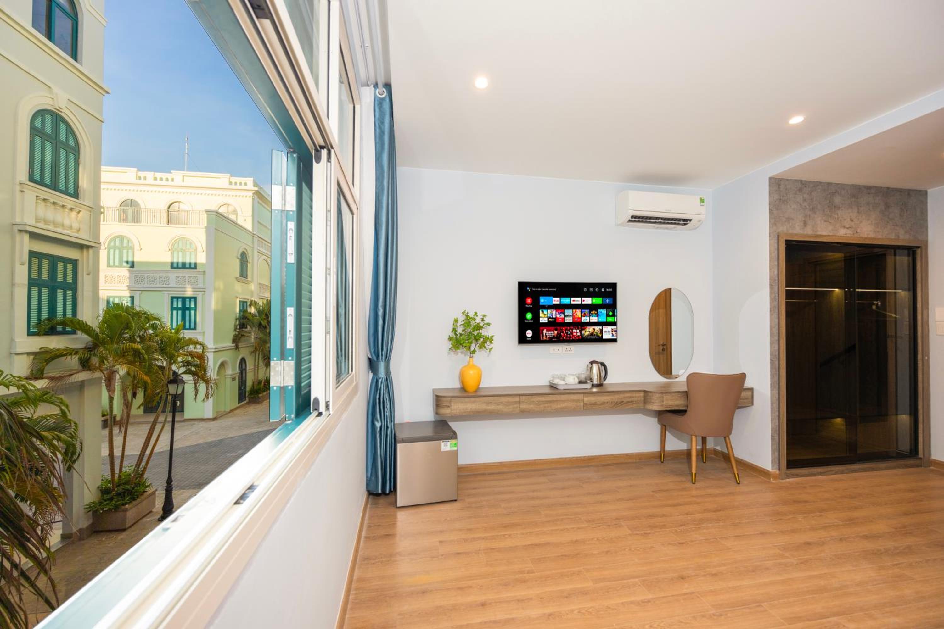 Holiday Home Beach 5 Bedroom view 4