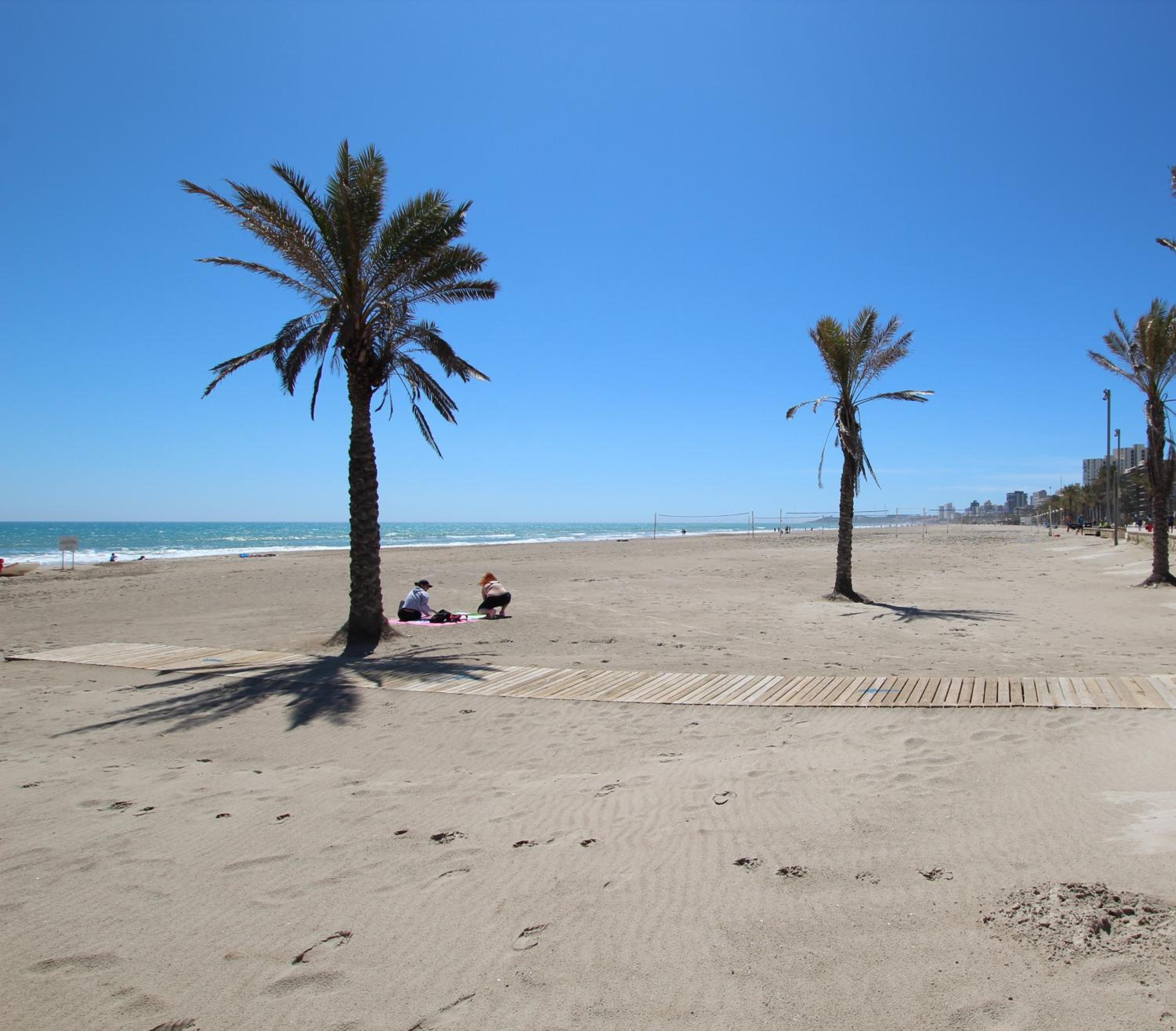 Apartamento con piscina Los Leandros