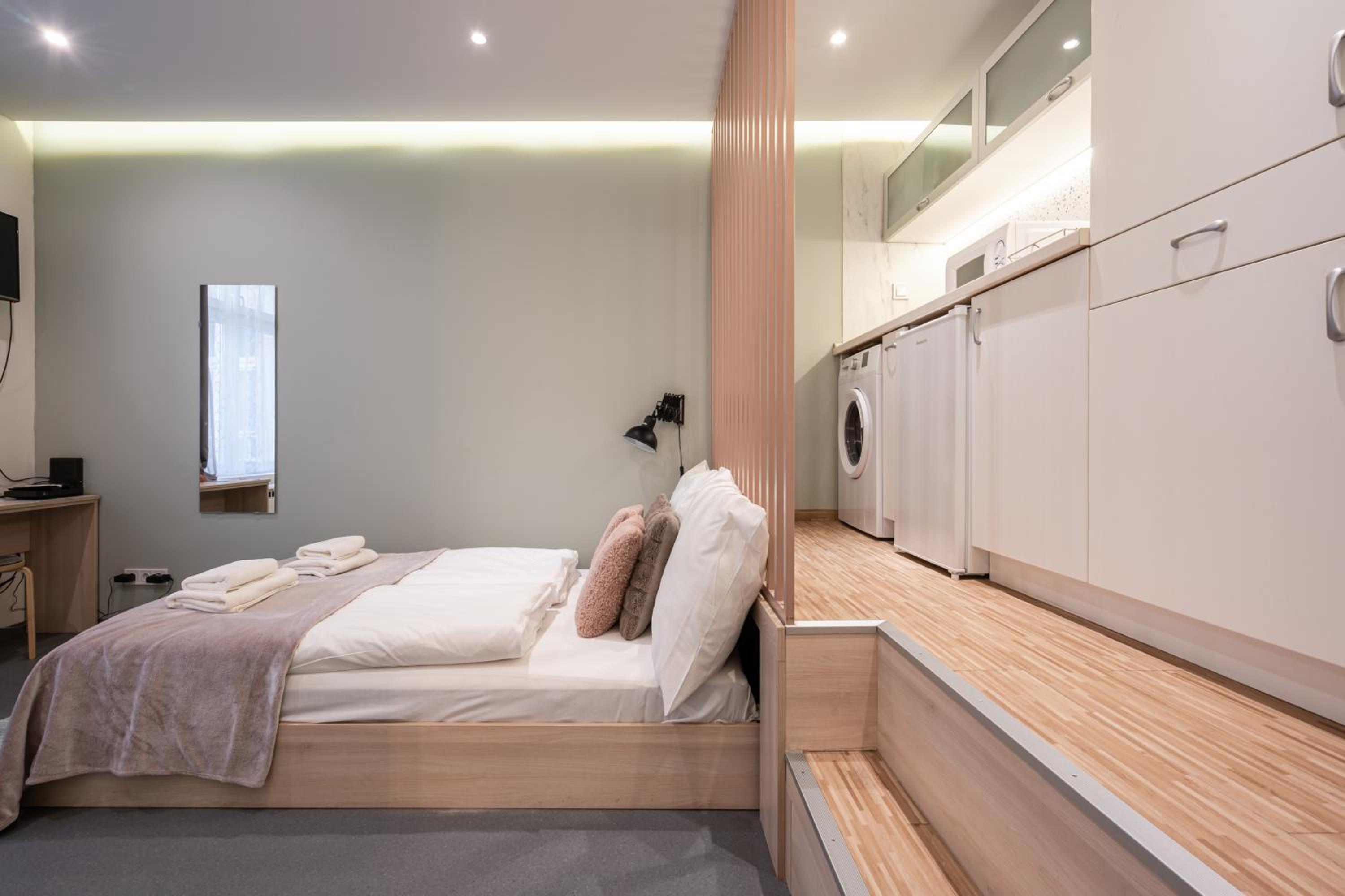 Cozy Little Flat in the City Center view 4
