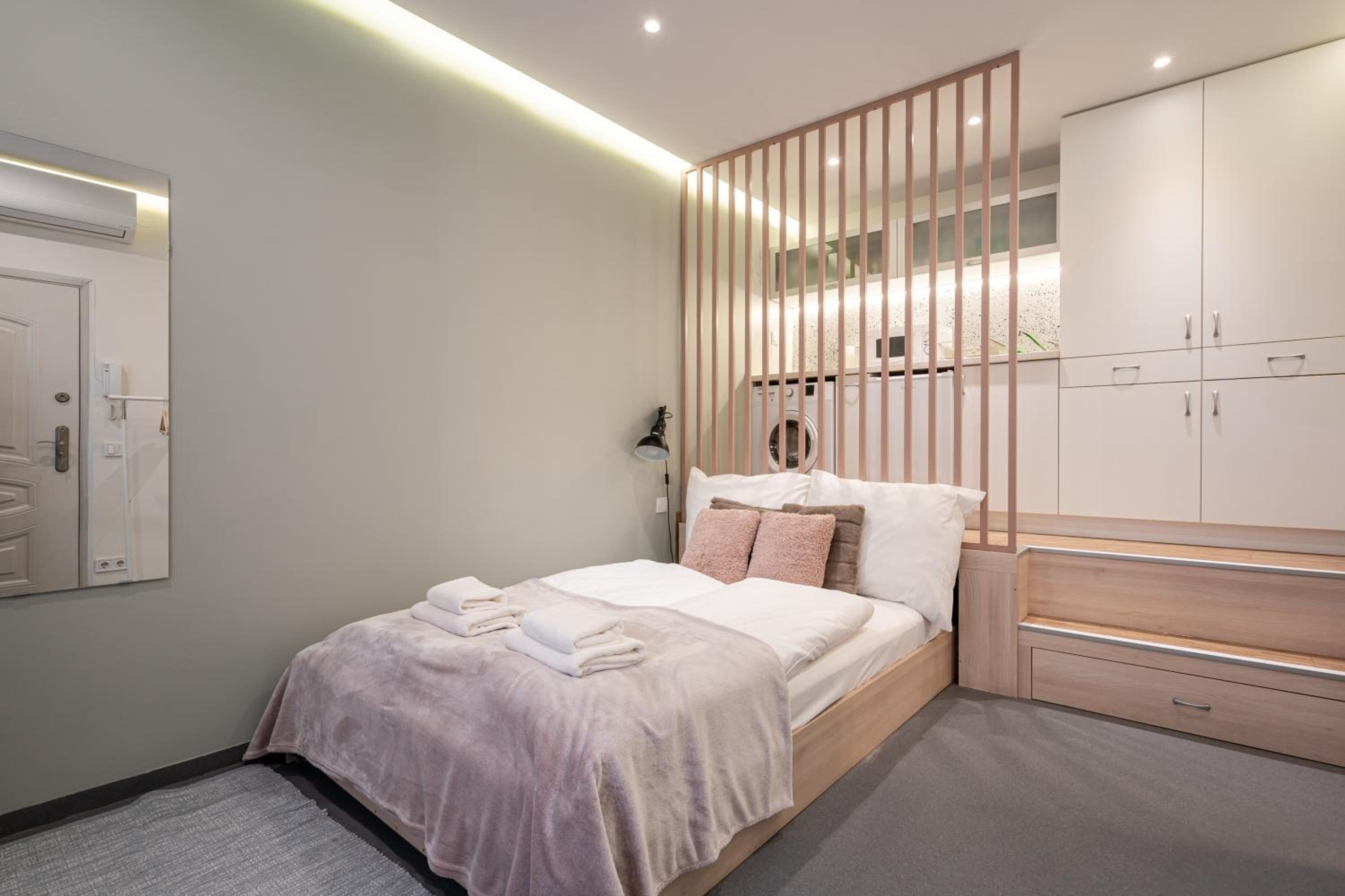 Cozy Little Flat in the City Center view 5