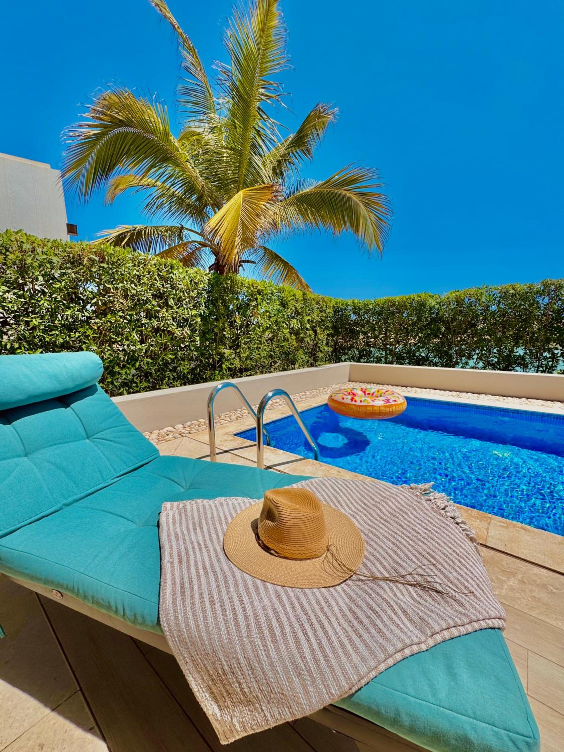Pool Villa am Strand view 3