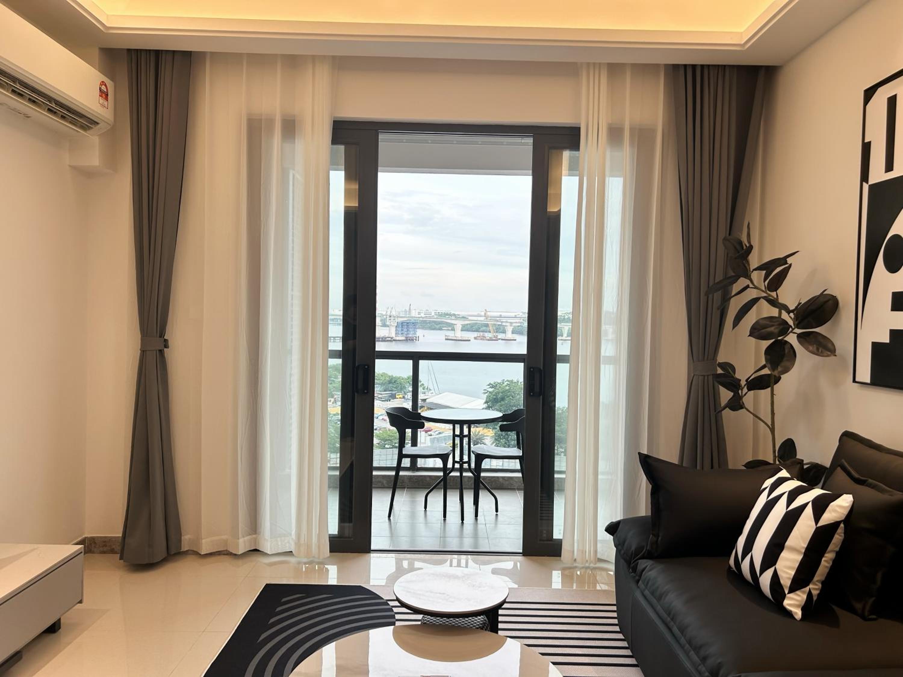 R&F Princess Cove Cozy&Boutique Homestay By Wan Li Property Management