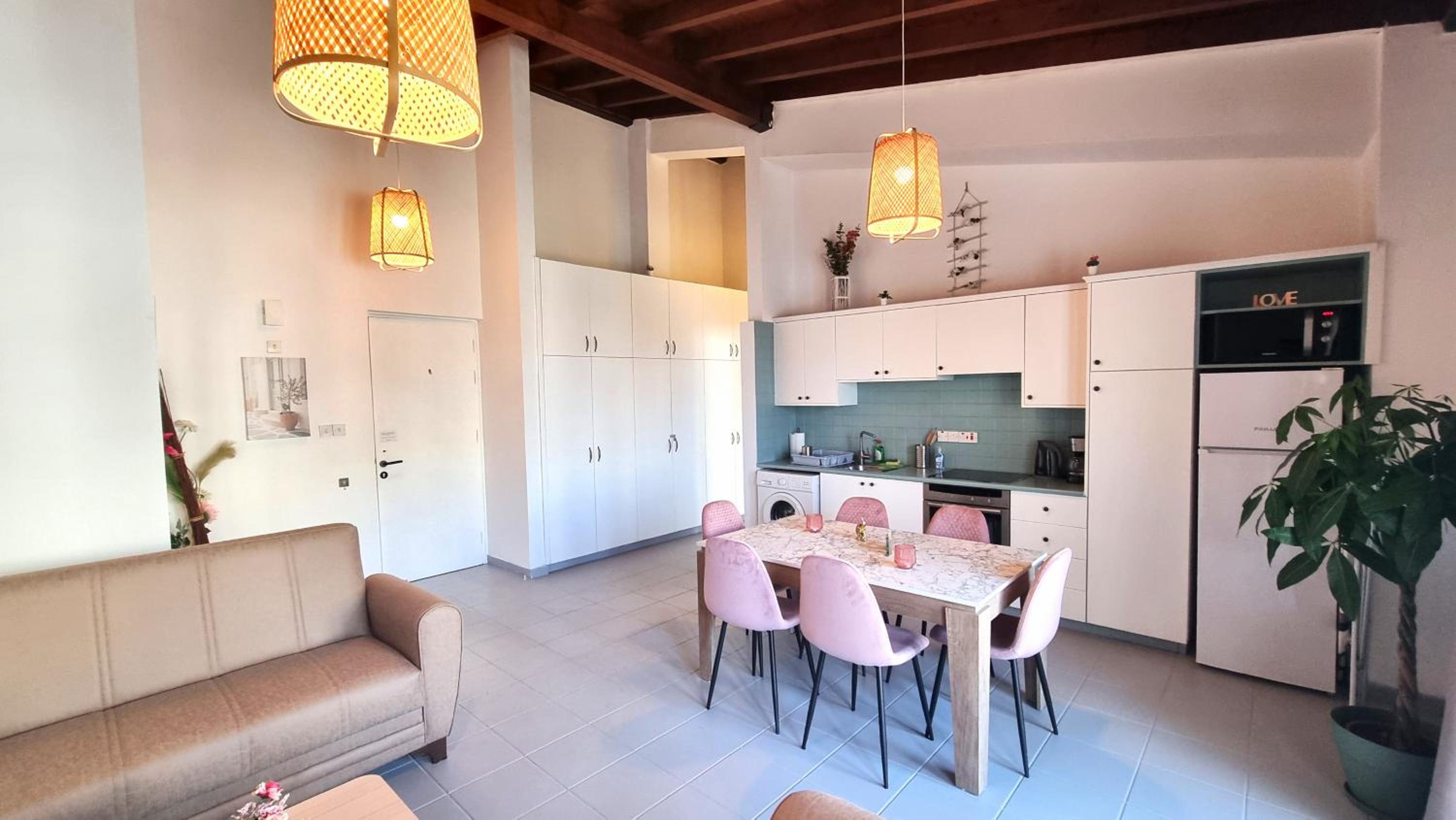 Lovely 1BR in Old Town - City Center & 4min to Beach