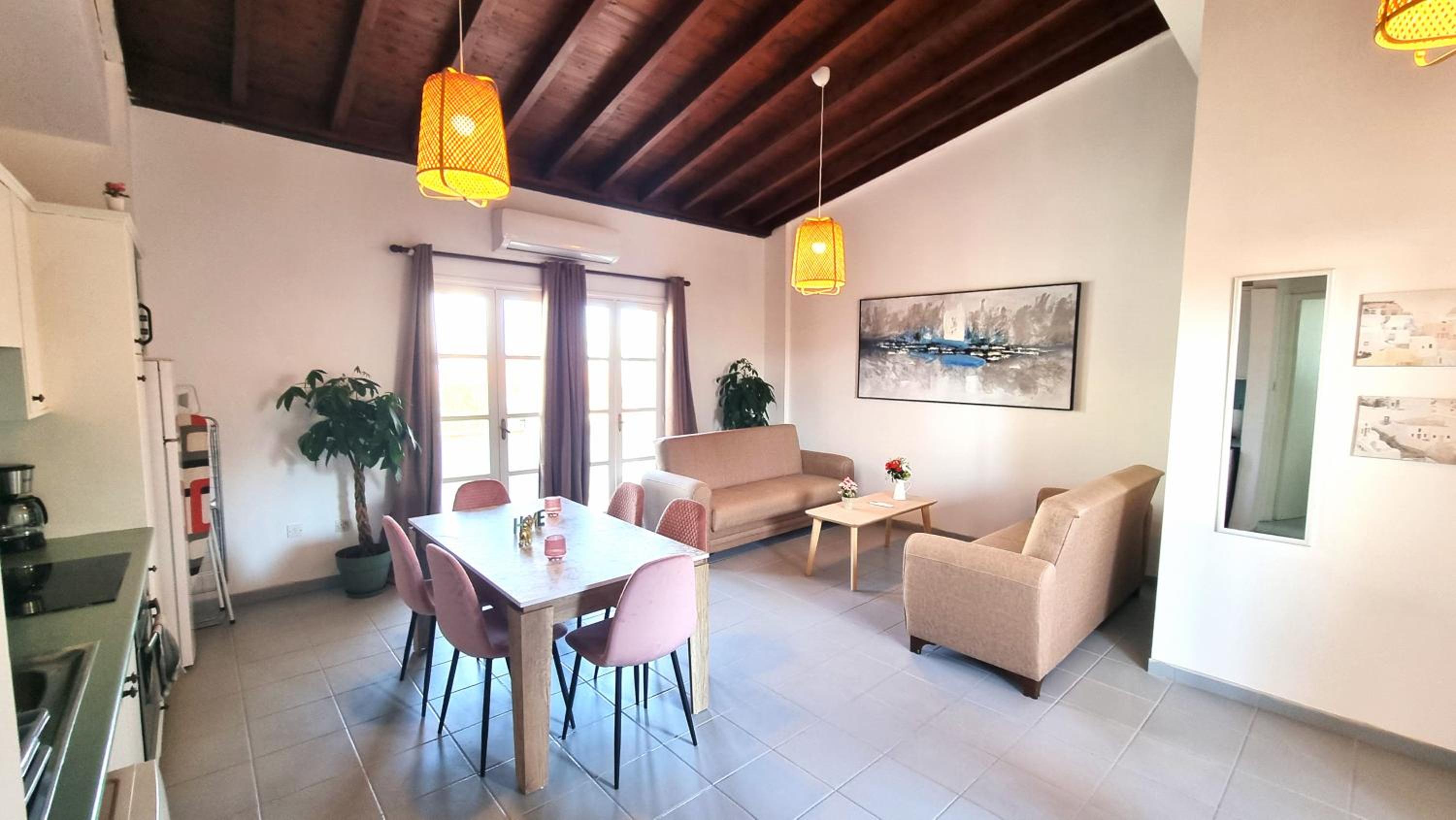 Lovely 1BR in Old Town - City Center & 4min to Beach