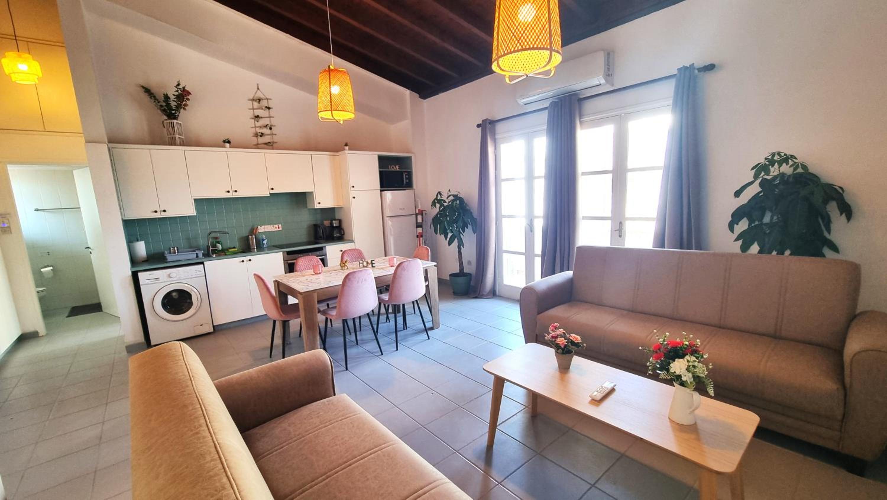 Lovely 1BR in Old Town - City Center & 4min to Beach