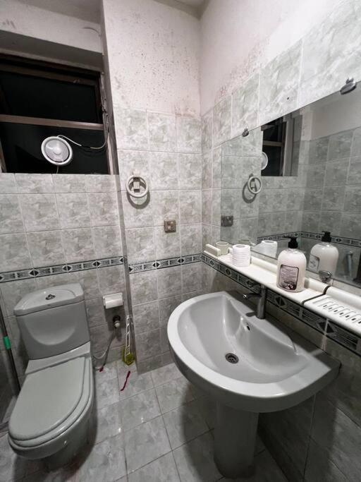 2Bed Luxury Apartment F11 Markaz view 2