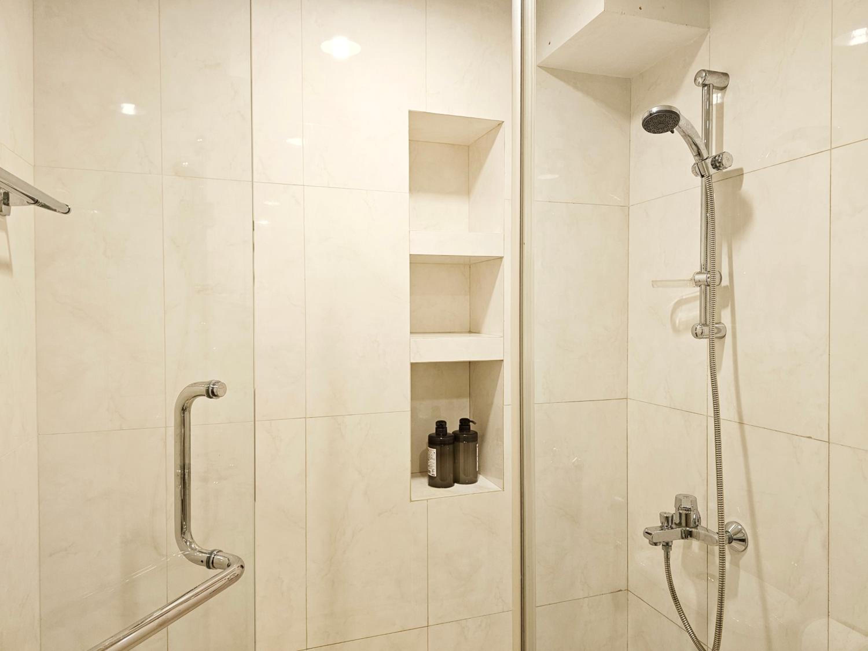 Fahrenheit Bukit Bintang Big Group 13Pax Family Suites