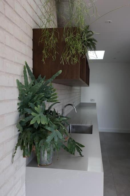 Glamorous 4 Bedroom Seaside Home
