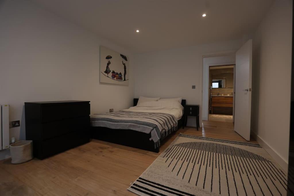 Glamorous 4 Bedroom Seaside Home
