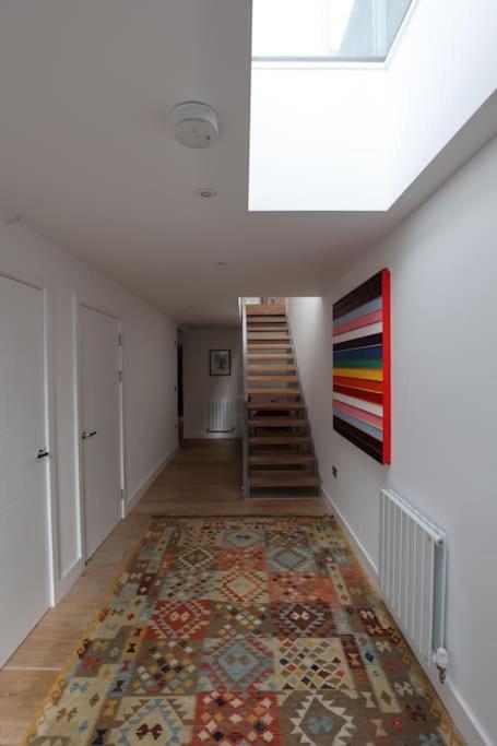 Glamorous 4 Bedroom Seaside Home