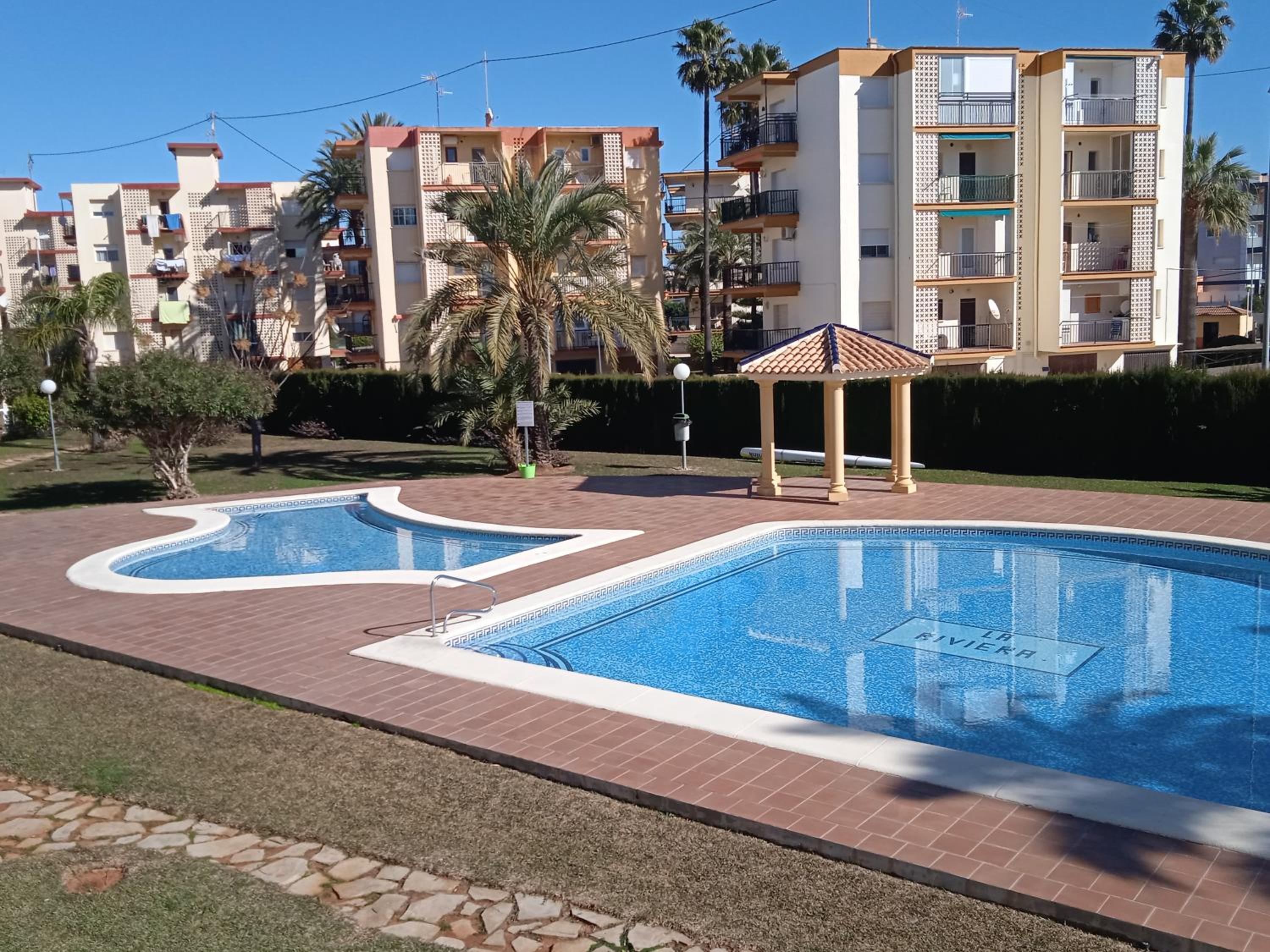 La Riviera bajo esquina- Serviden