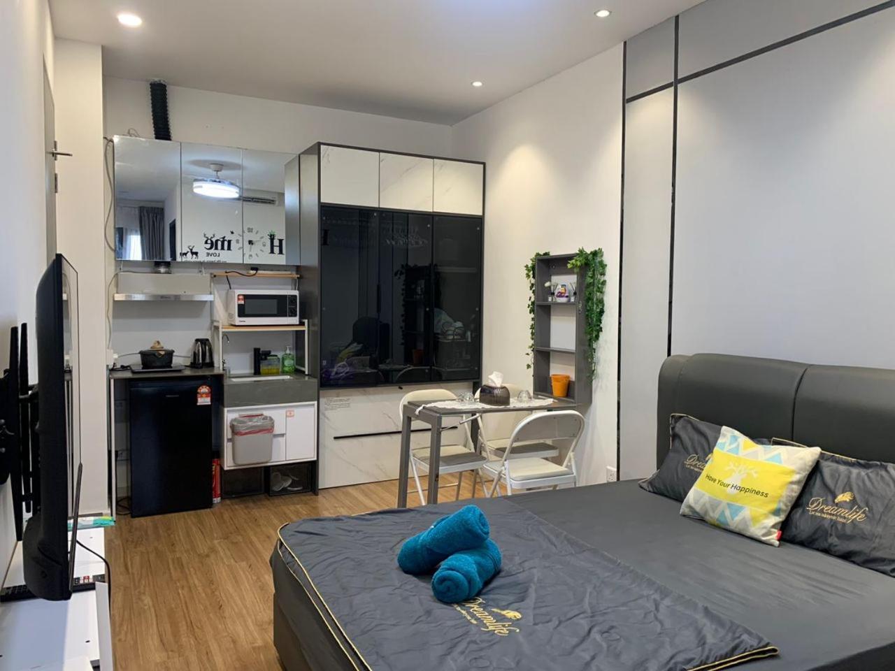 SVT Sunway Velocity Studio 2pax MRT LRT TRX Cheras Kuala Lumpur