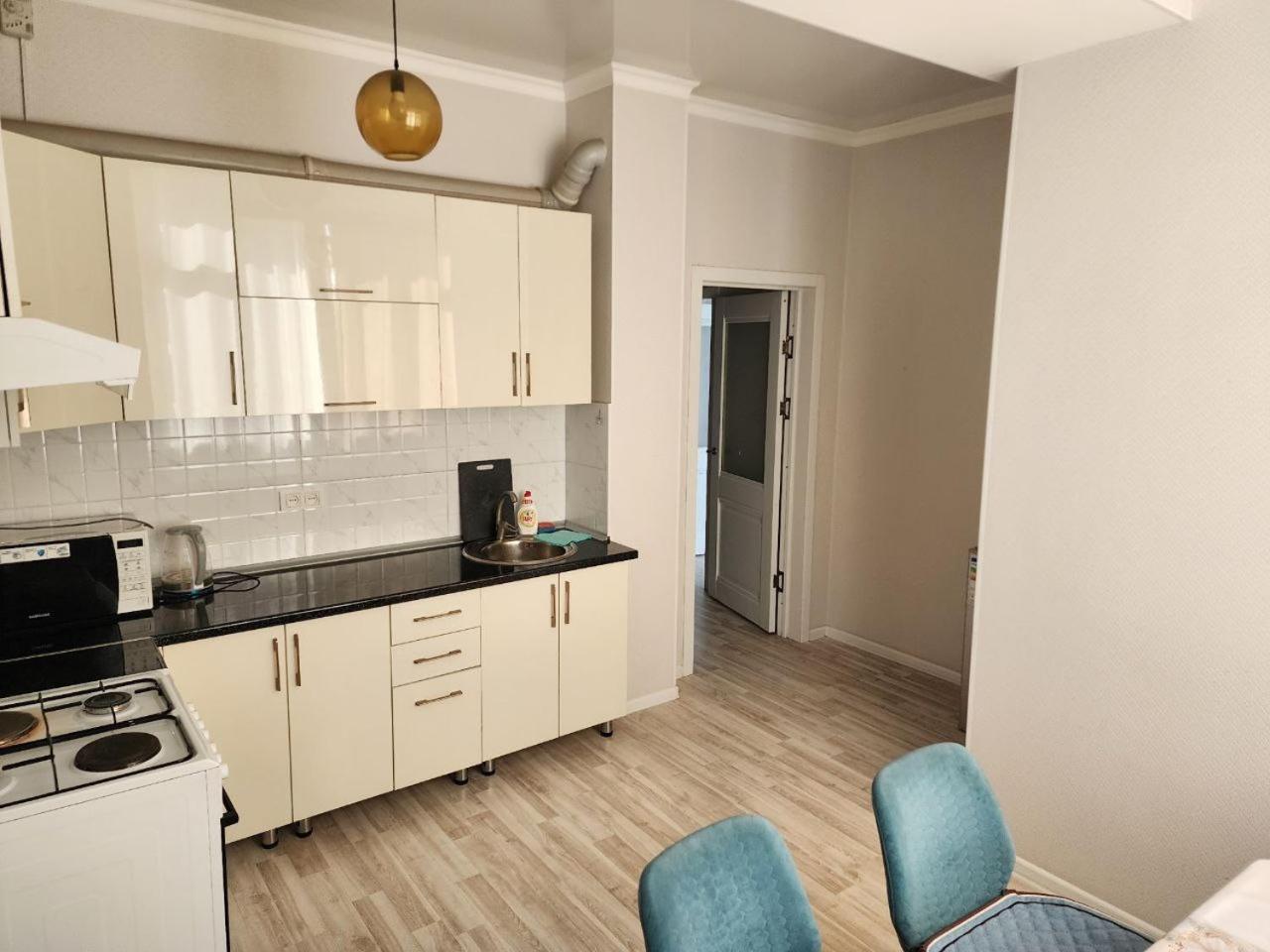 Apartment on Togolok Moldo 10 view 2