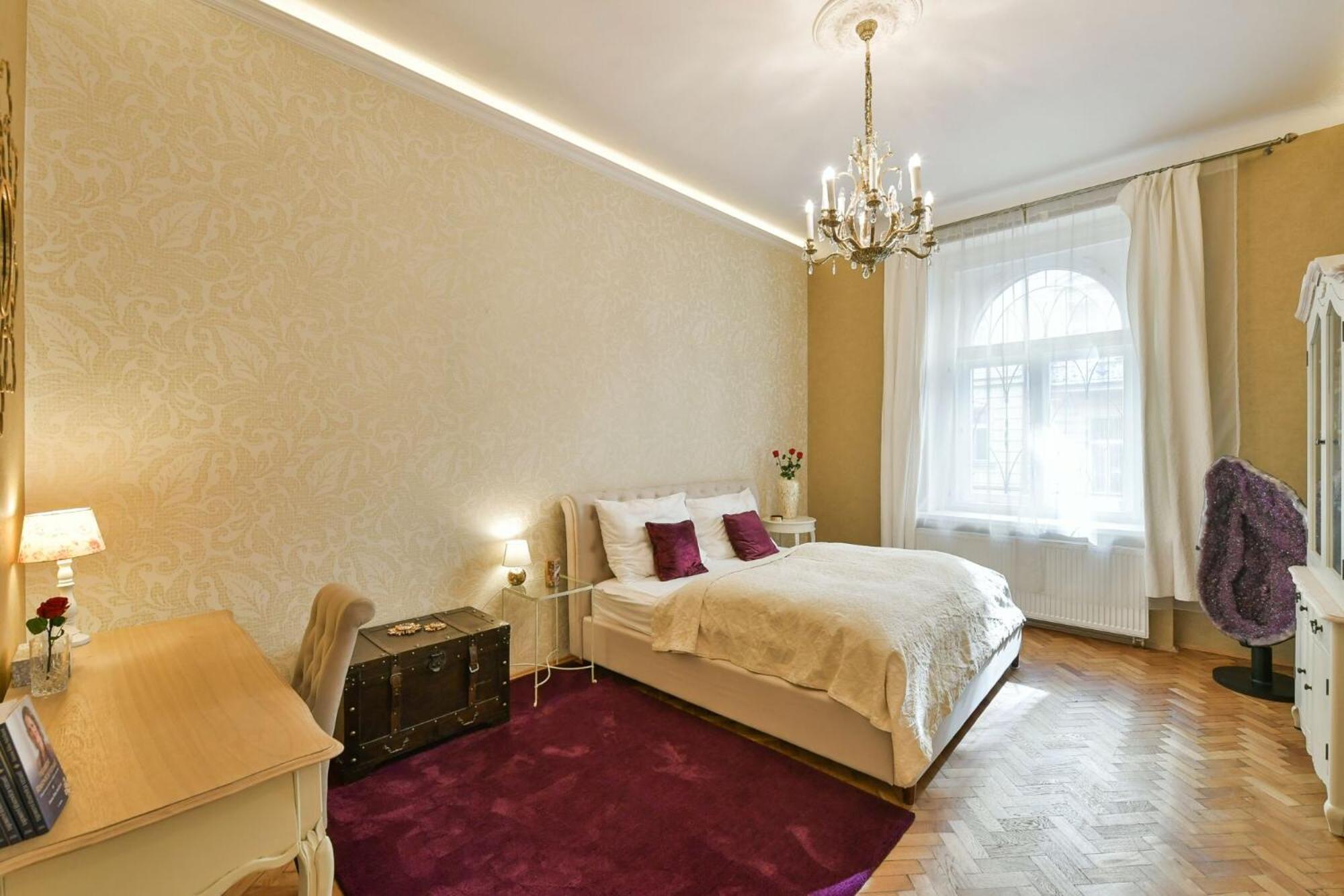 Amethyst apartment