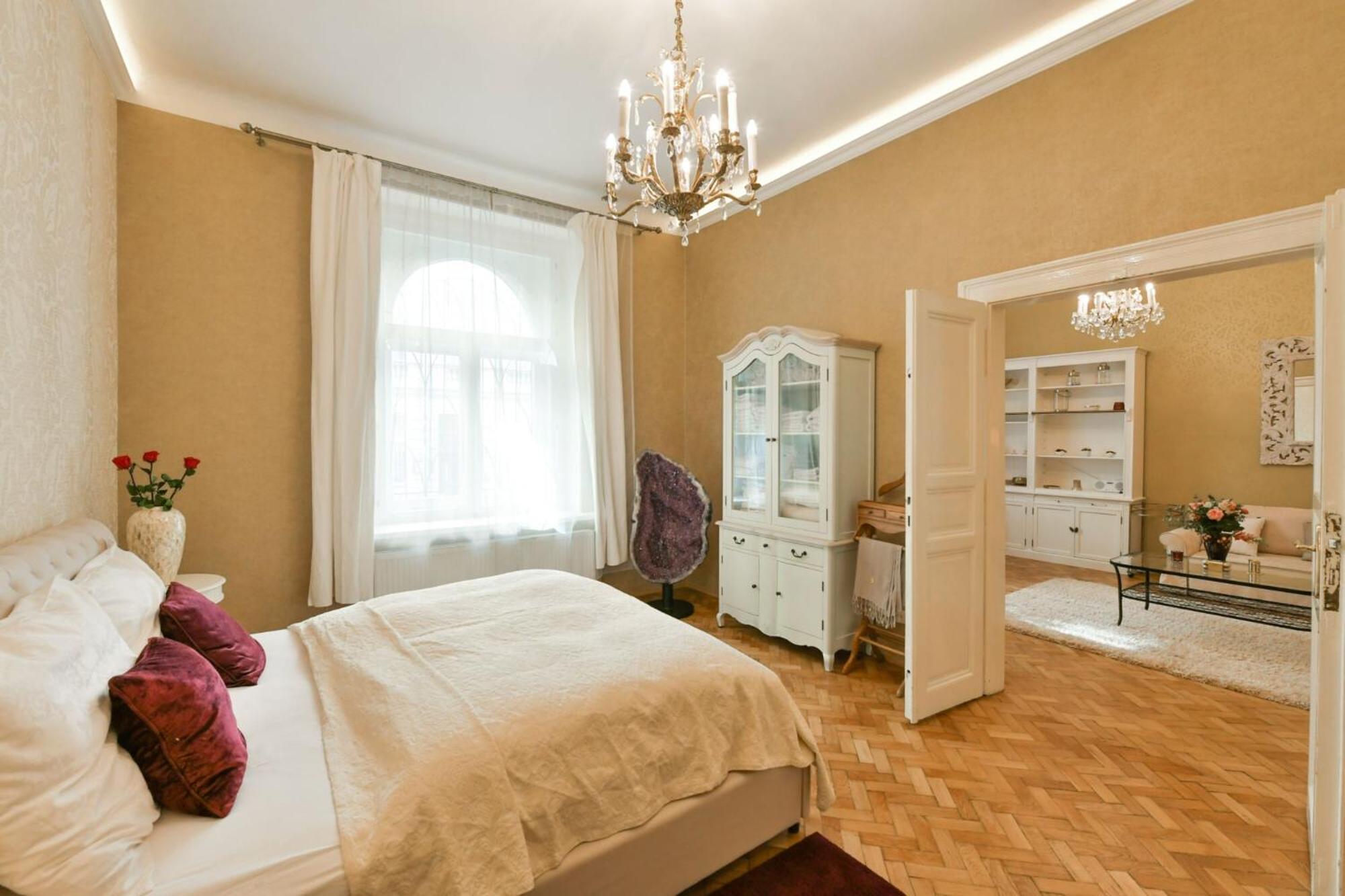 Amethyst apartment