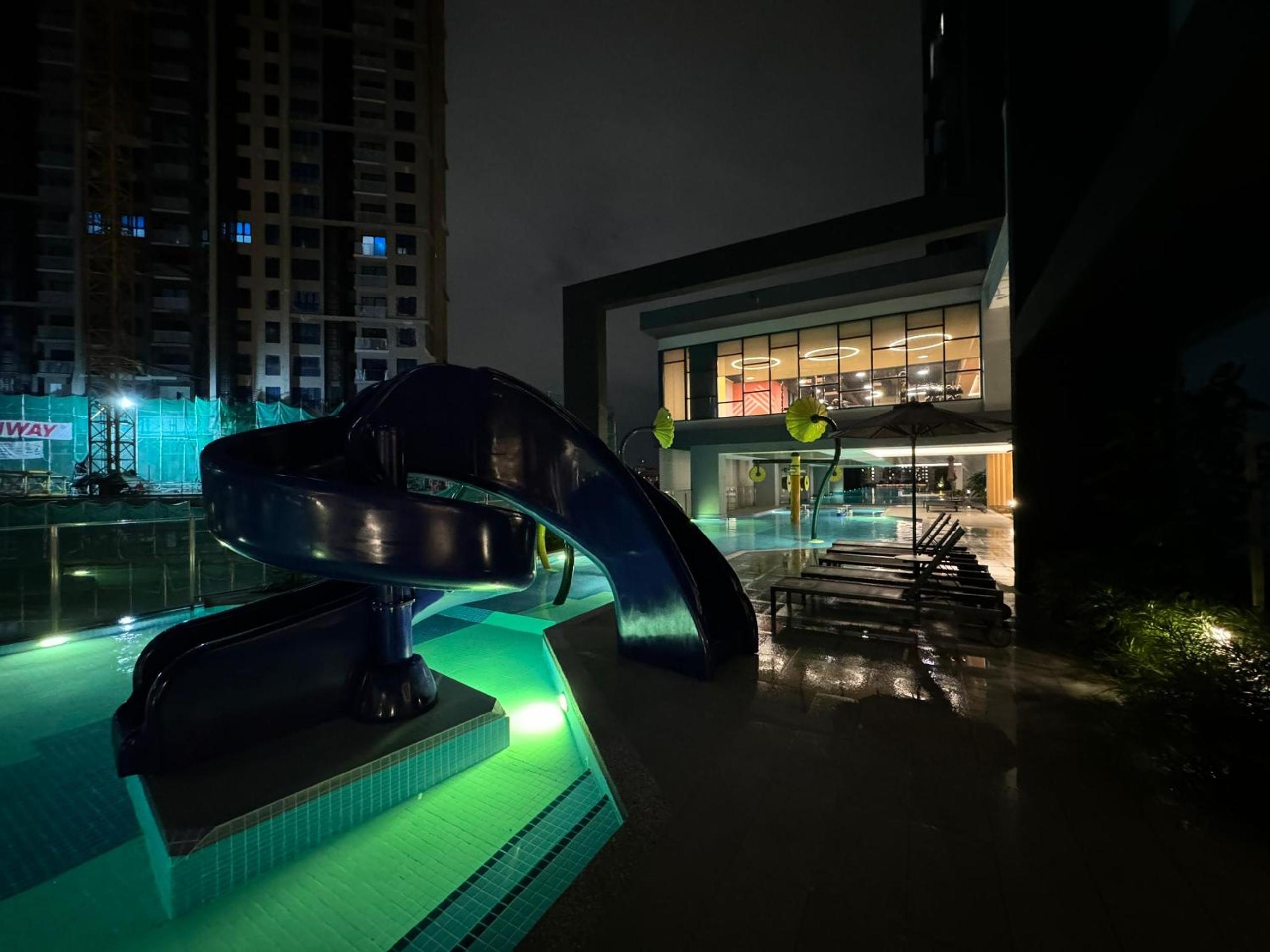 SVT Sunway Velocity Studio 2pax MRT LRT TRX Cheras Kuala Lumpur