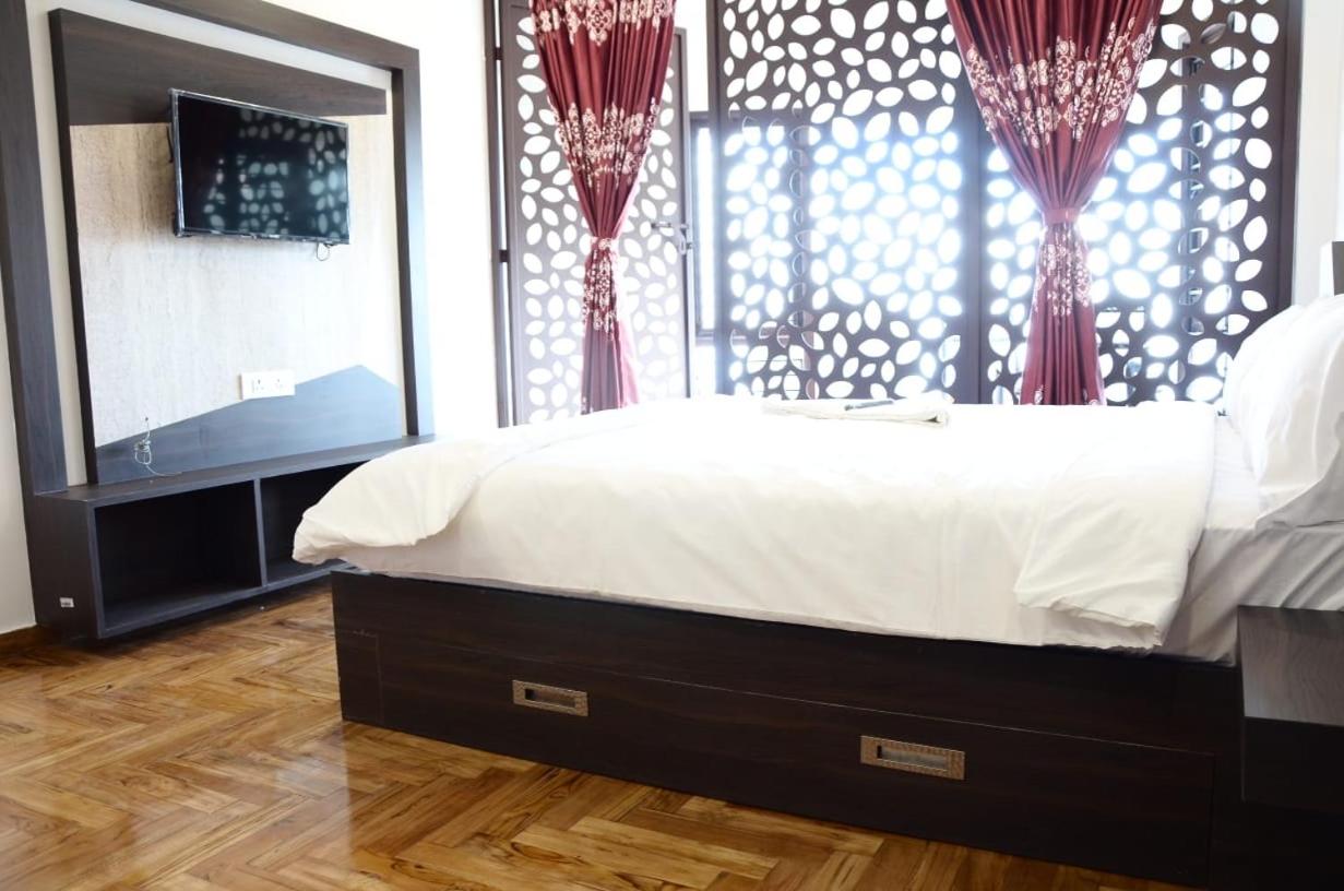 Crescent HomeStay