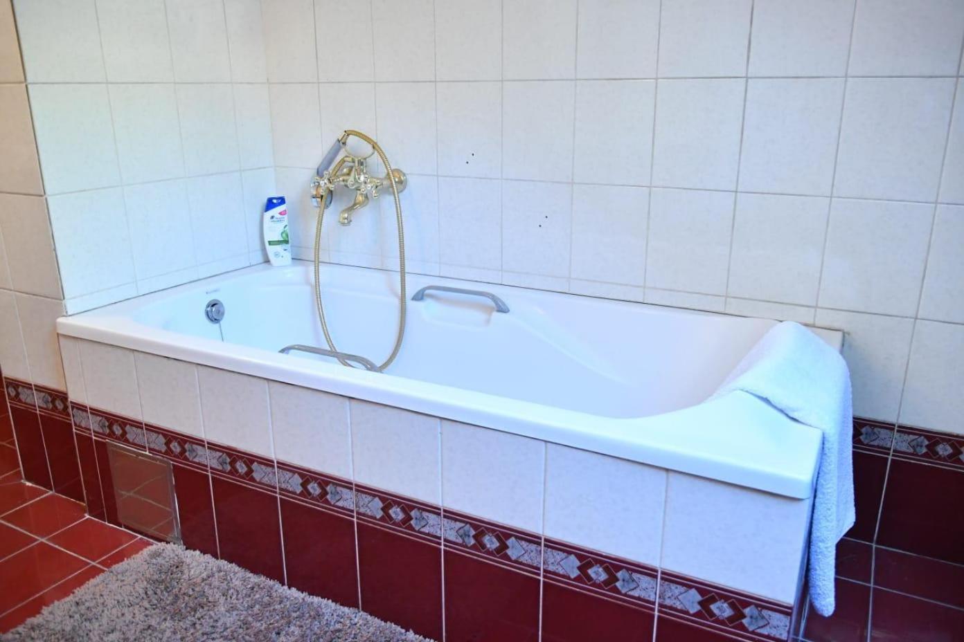 Luksuzna, porodična vila, sa saunom u elitnom dijelu Sarajeva