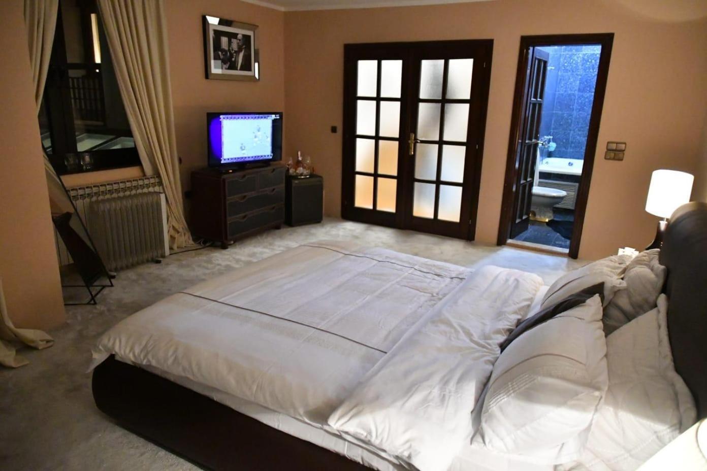 Luksuzna, porodična vila, sa saunom u elitnom dijelu Sarajeva
