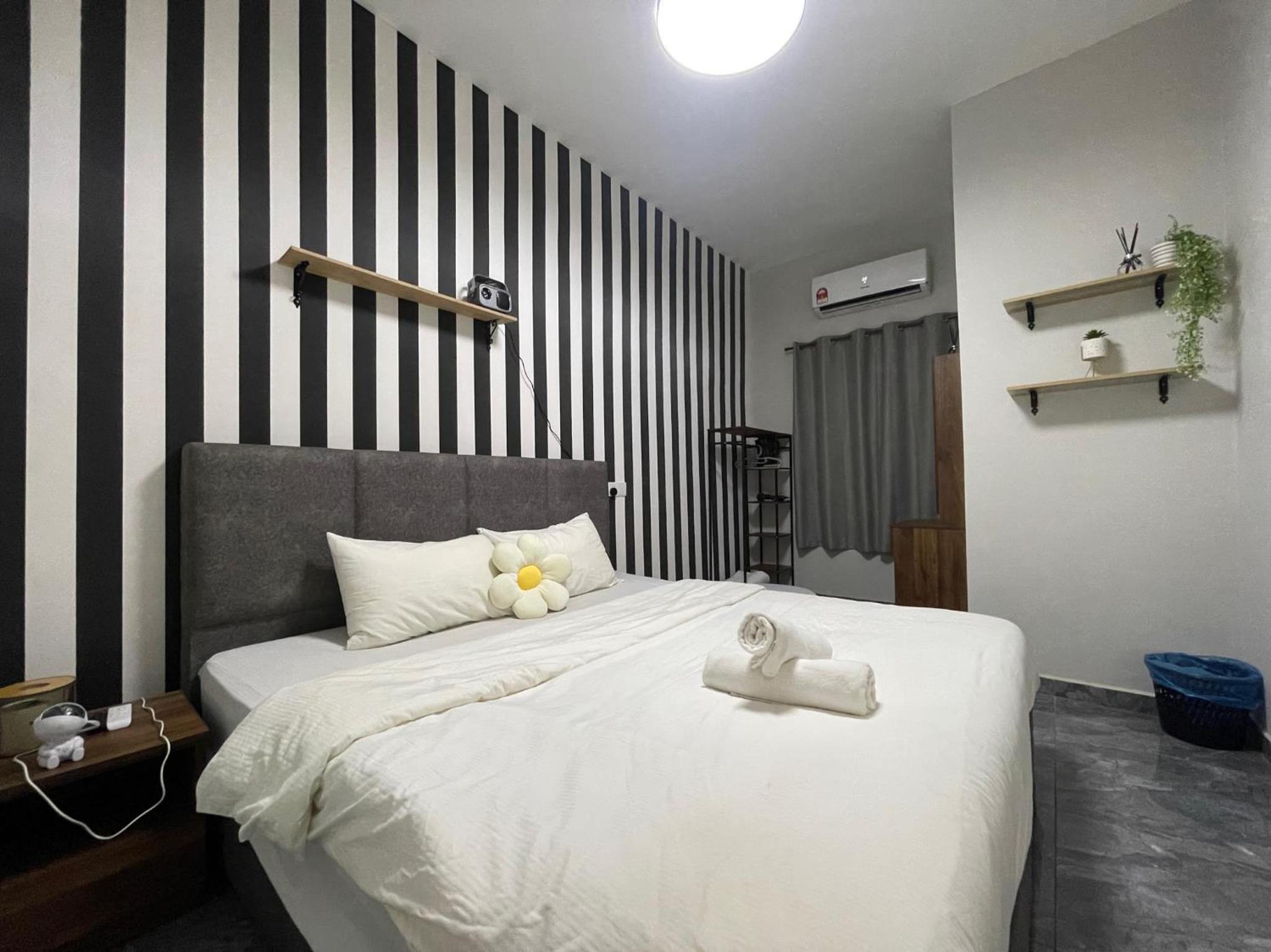 R8 Hotel-style Room With Projector #1min Walk to Ksl City Mall
