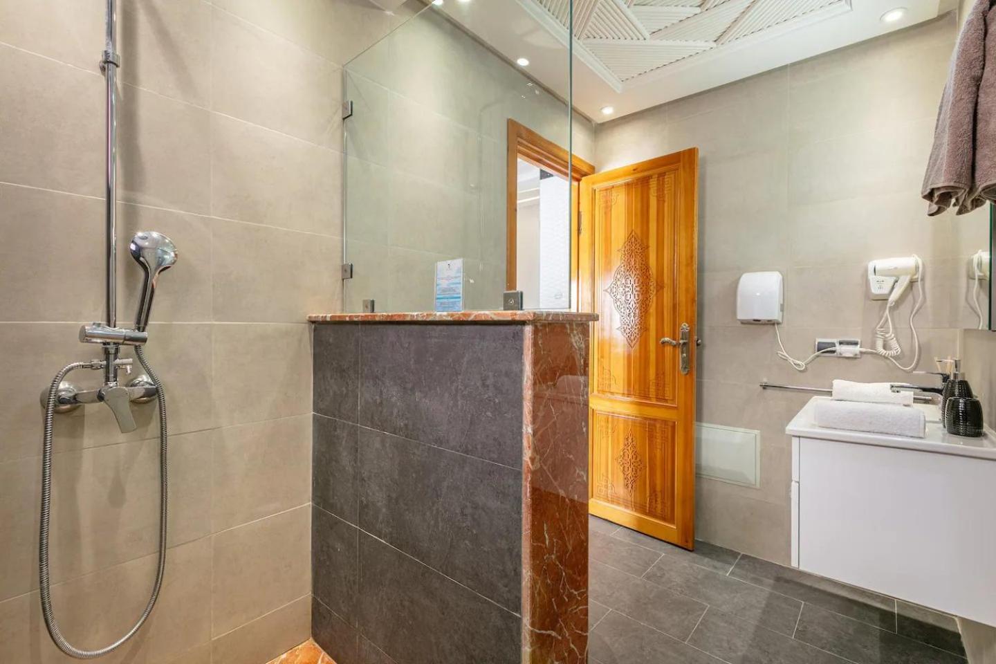 Modern New Appartement Fully Equiped In Center of guéliz view 2