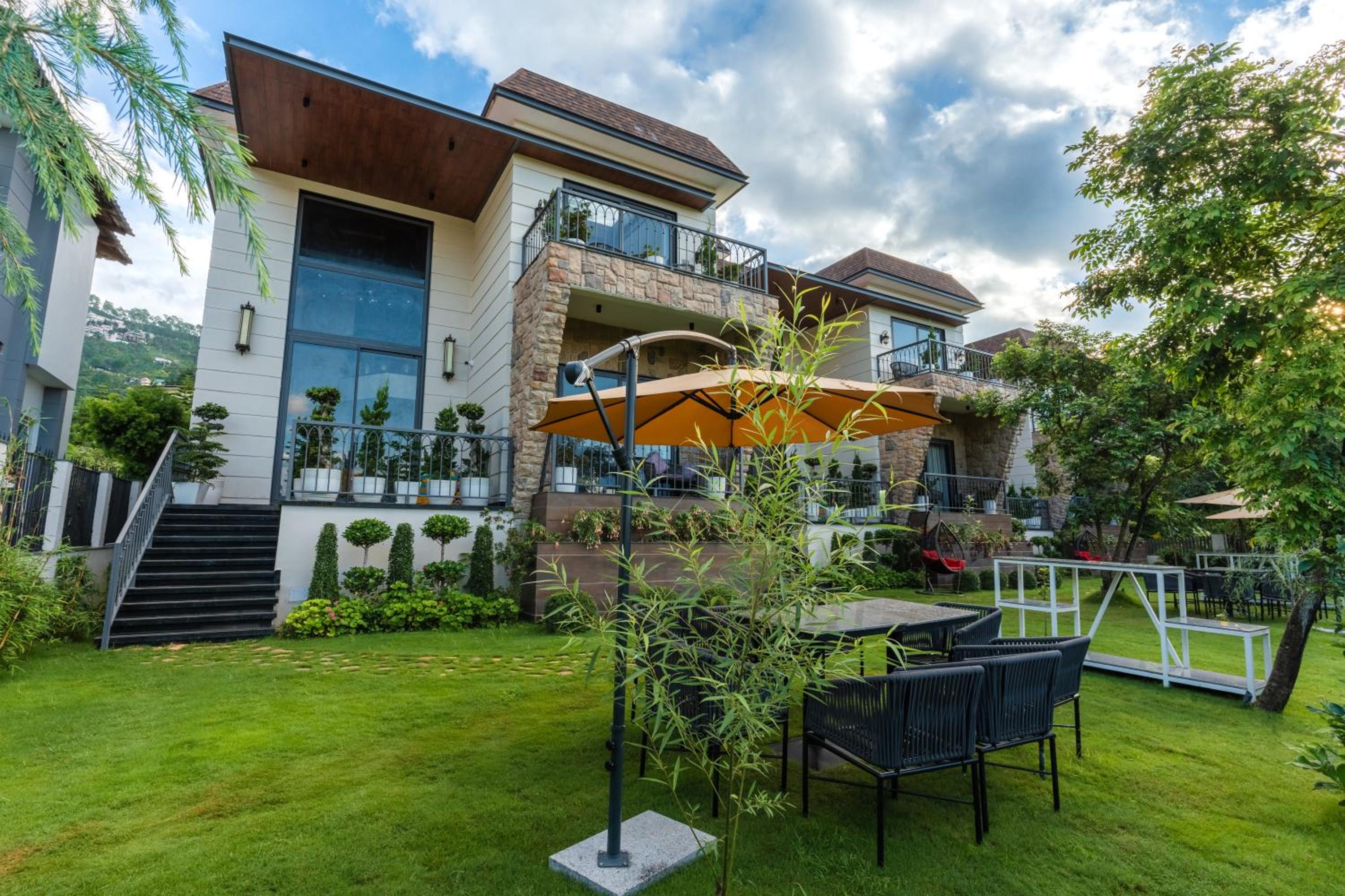 Aura luxury Stays