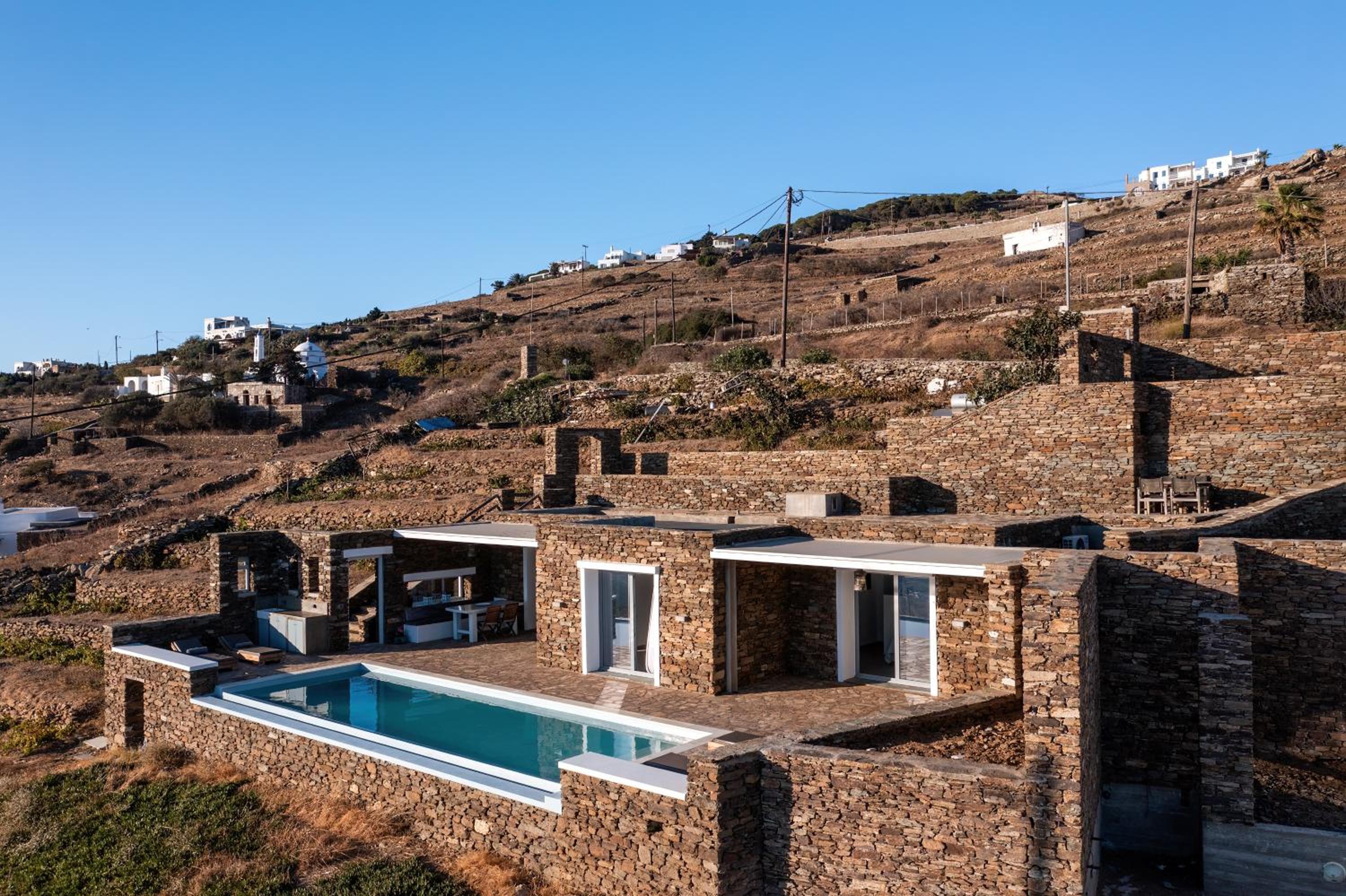 Hotel Villa Leonora Tinos - Image 1