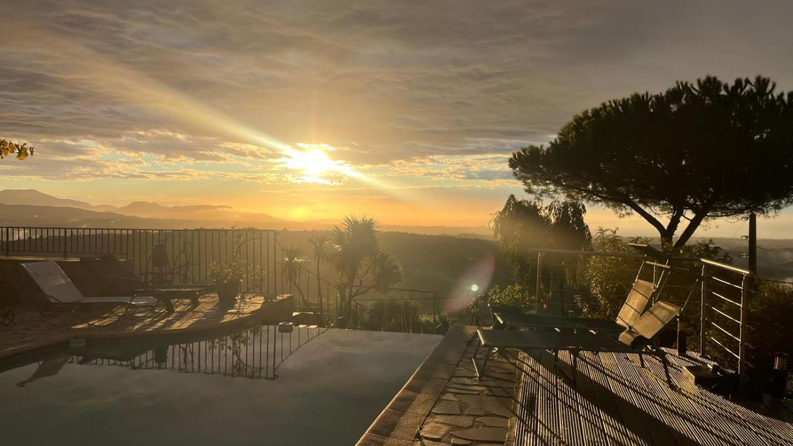 "Aux Balcons du Riou" avec vue mer 180 degrés, photo 10