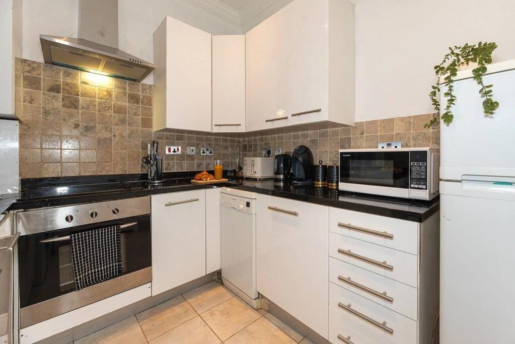 Discover London Central 2 Bedroom in Kensington