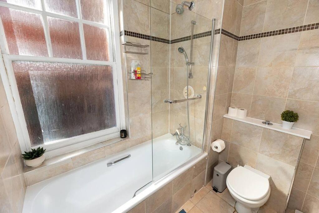 Discover London Central 2 Bedroom in Kensington
