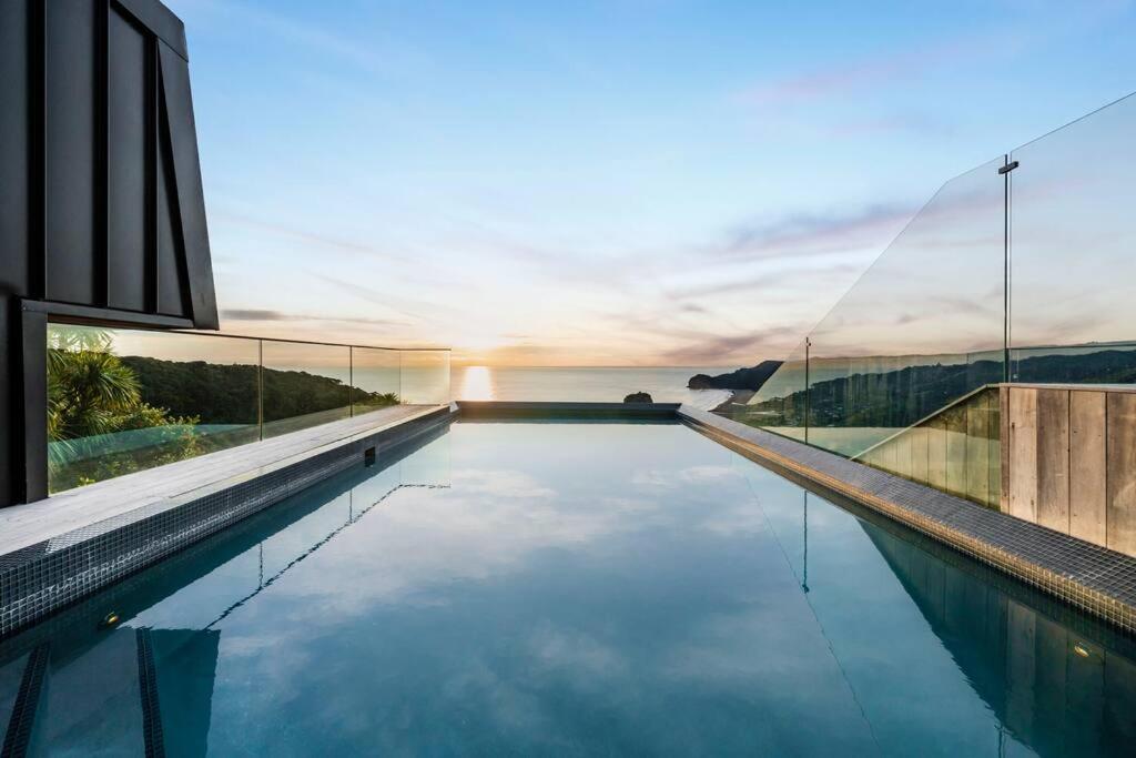 Luxury Piha Escape view 2