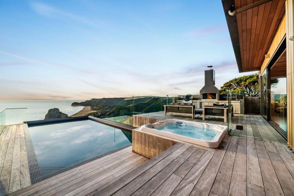 Luxury Piha Escape view 3