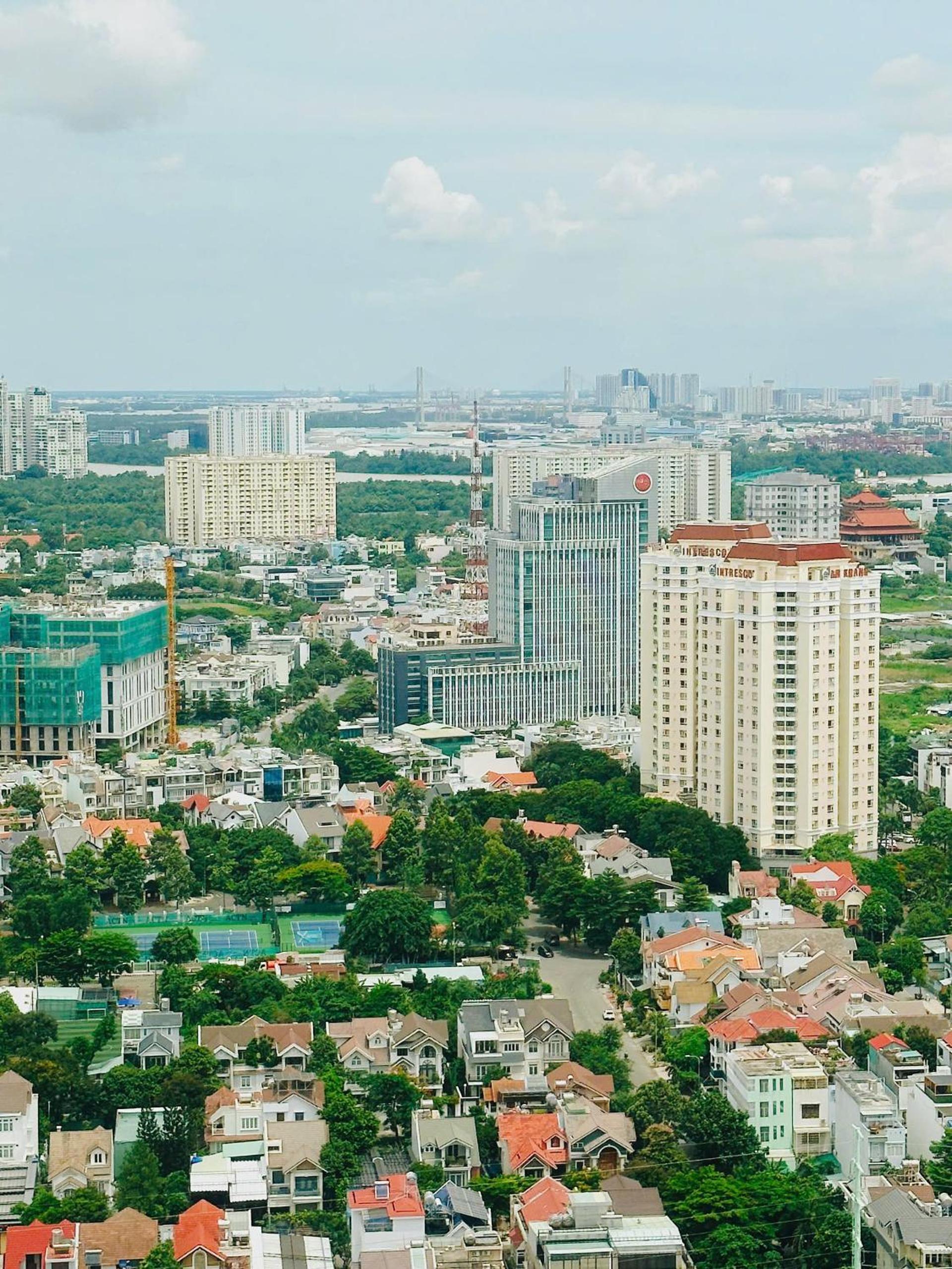 SHomes Homestay - Luxury apartment in Masteri Thao Dien Free Gym, Pool