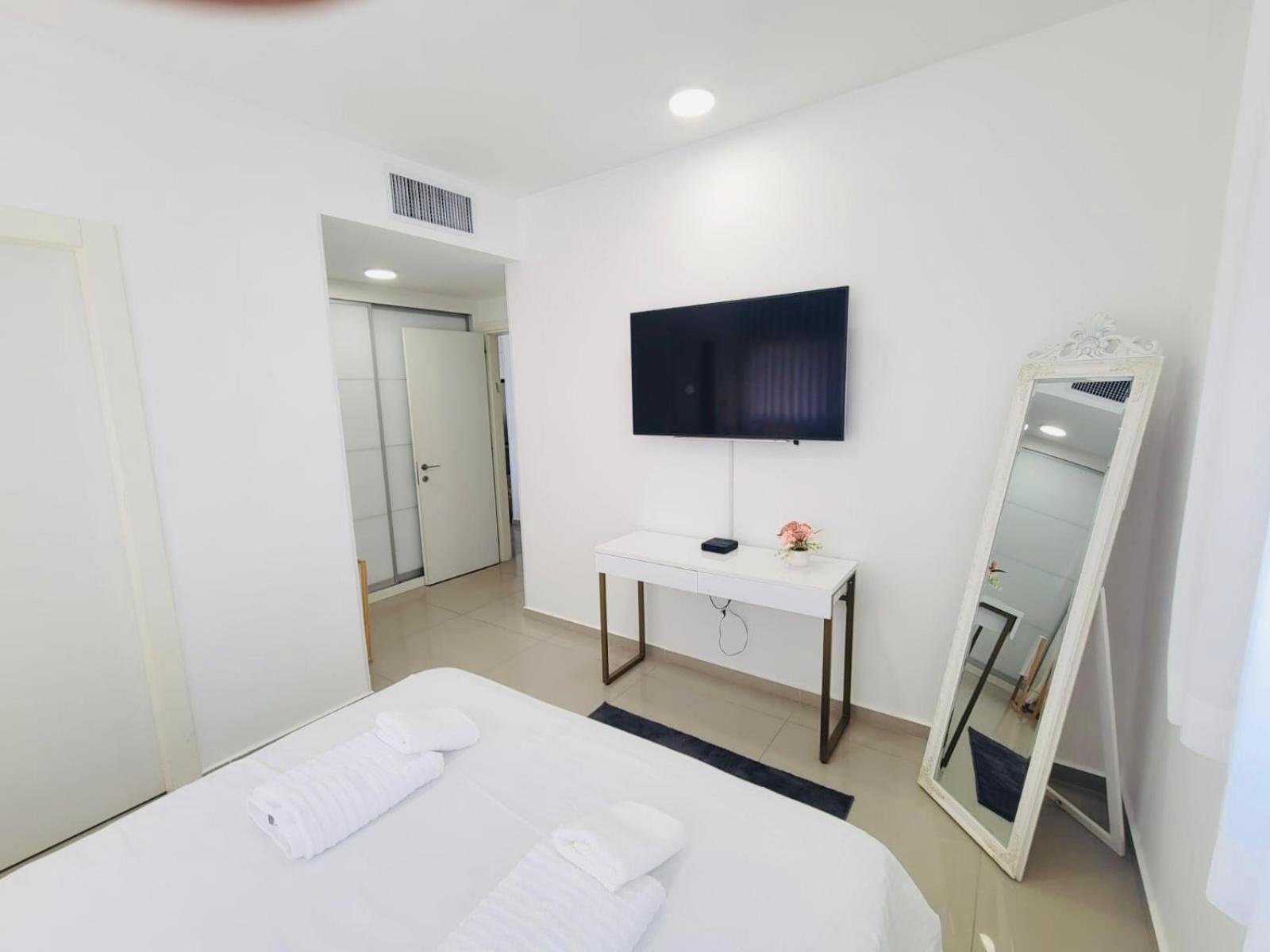 Sunny Beach with parking by Sea U TLV