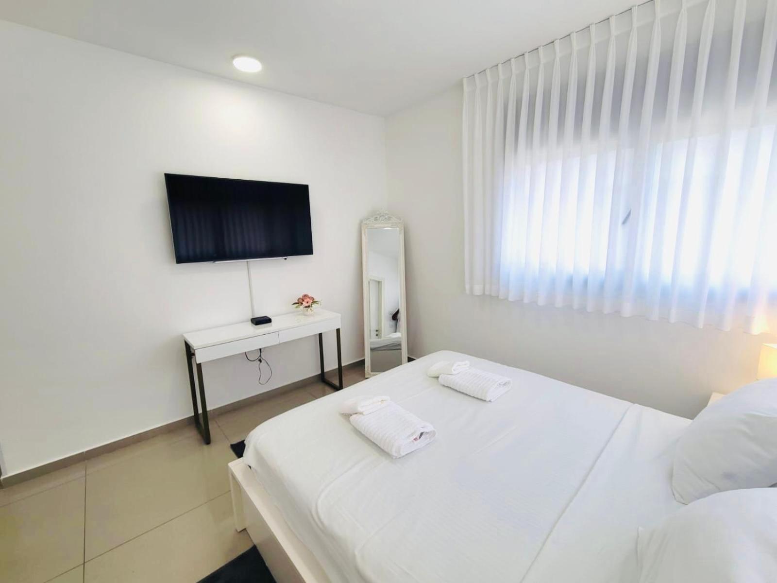 Sunny Beach with parking by Sea U TLV