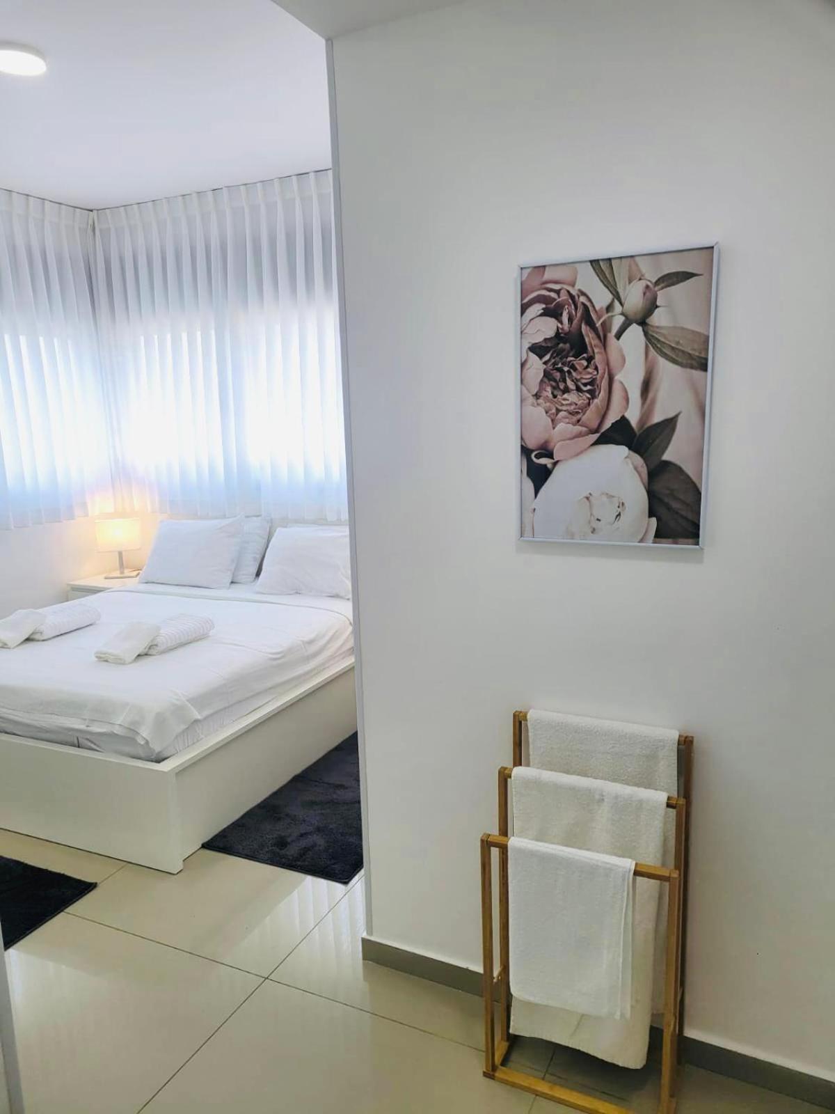 Sunny Beach with parking by Sea U TLV